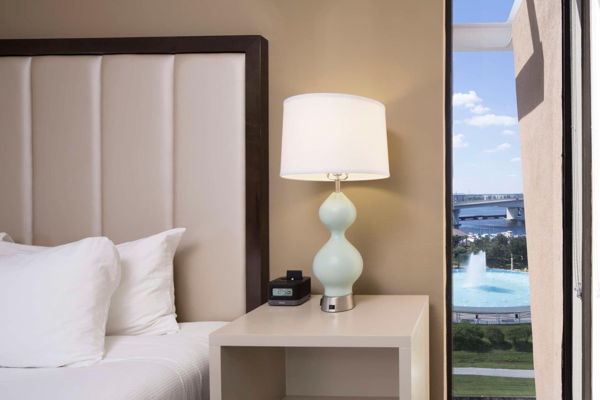 DoubleTree by Hilton Hotel Jacksonville Riverfront gallery photo in Jacksonville, FL — image 21