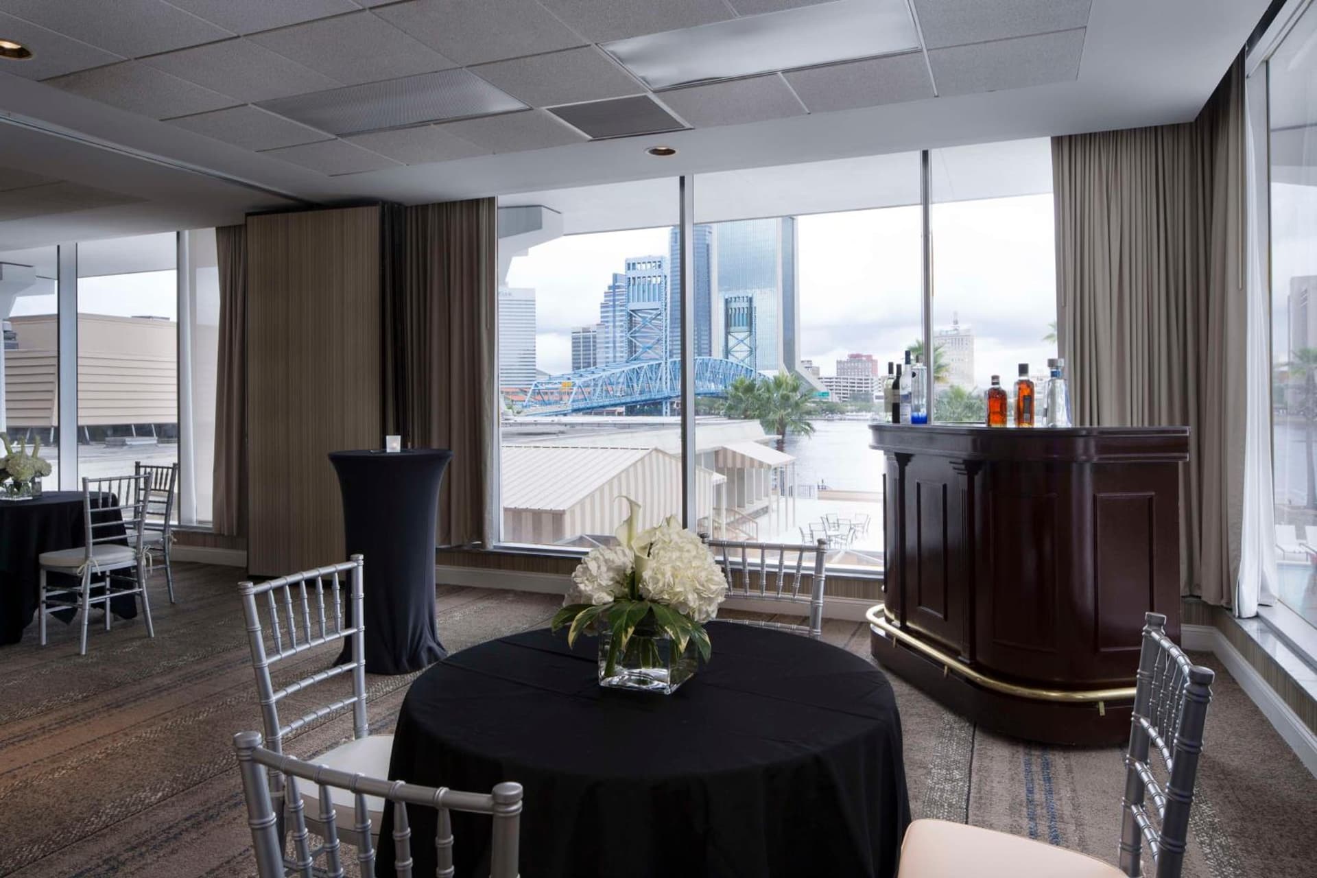 DoubleTree by Hilton Hotel Jacksonville Riverfront gallery photo in Jacksonville, FL — image 20