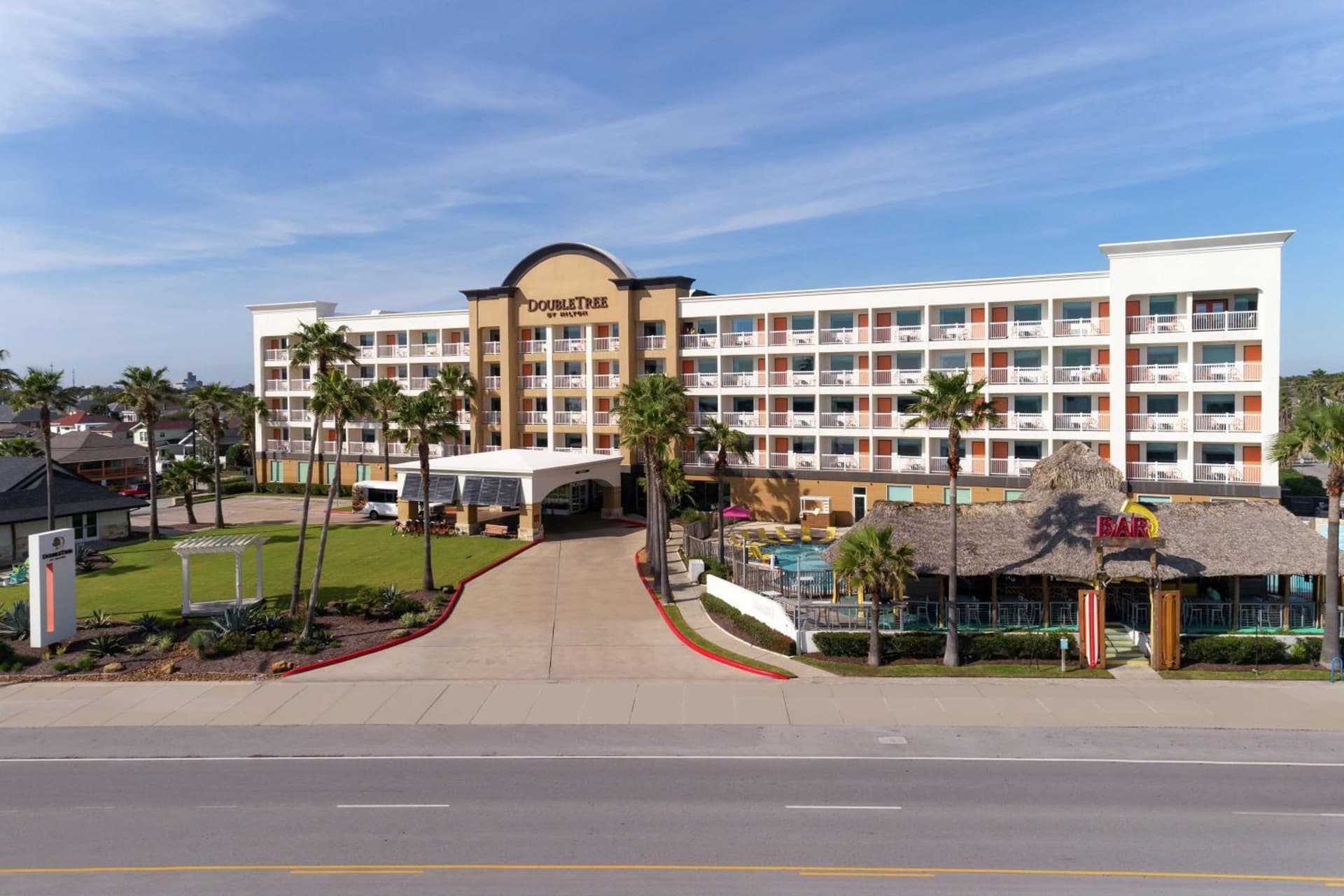 DoubleTree by Hilton Galveston Beach interior in Galveston, TX — gallery photo 2