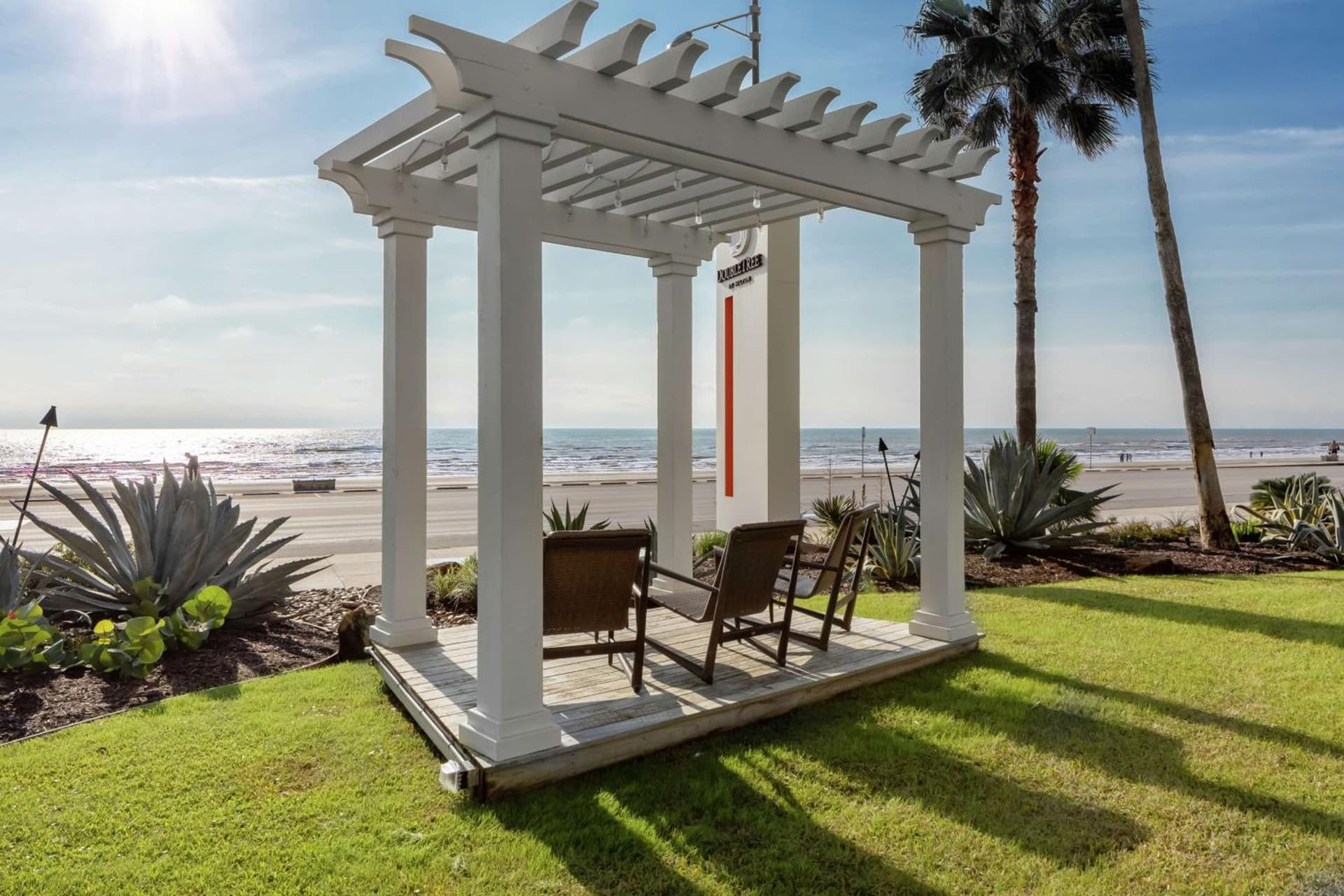 DoubleTree by Hilton Galveston Beach property views in Galveston, TX — gallery photo 3