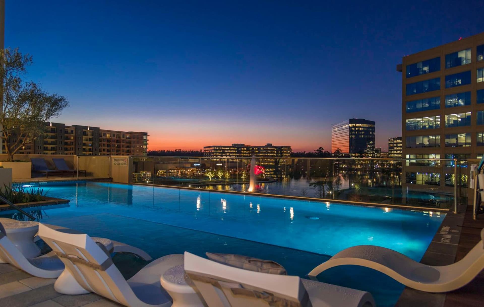 Embassy Suites by Hilton The Woodlands gallery photo in The Woodlands, TX — image 37