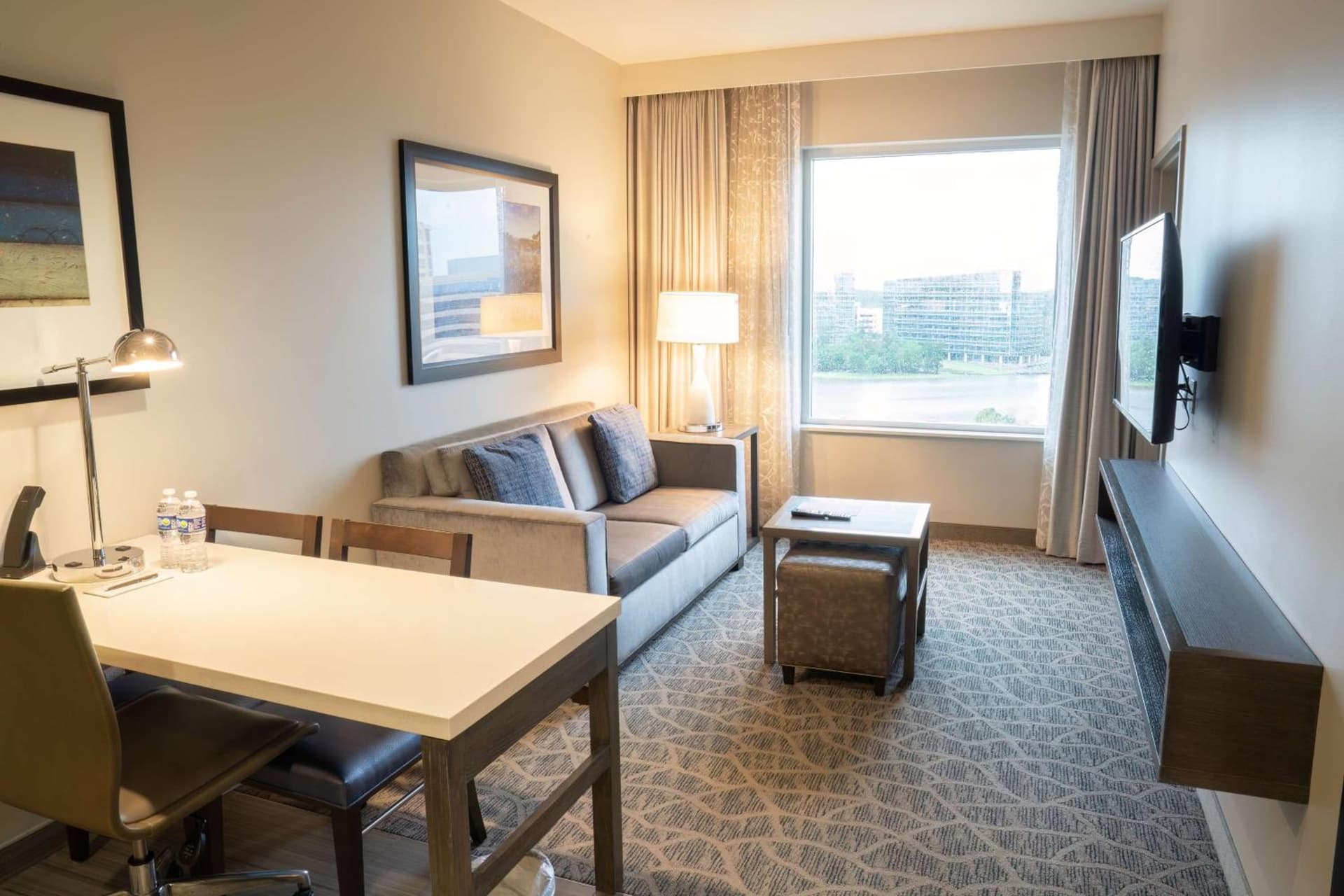 Embassy Suites by Hilton The Woodlands gallery photo in The Woodlands, TX — image 4