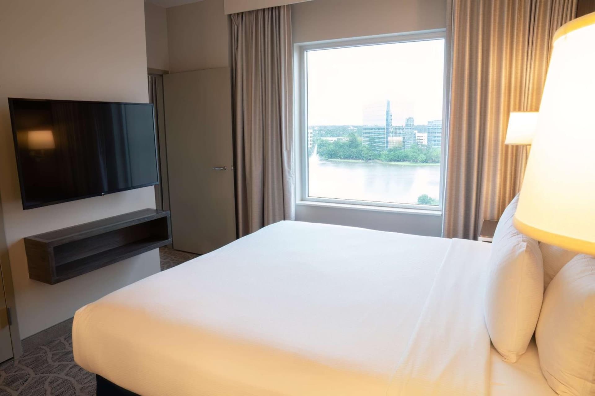 Embassy Suites by Hilton The Woodlands gallery photo in The Woodlands, TX — image 36