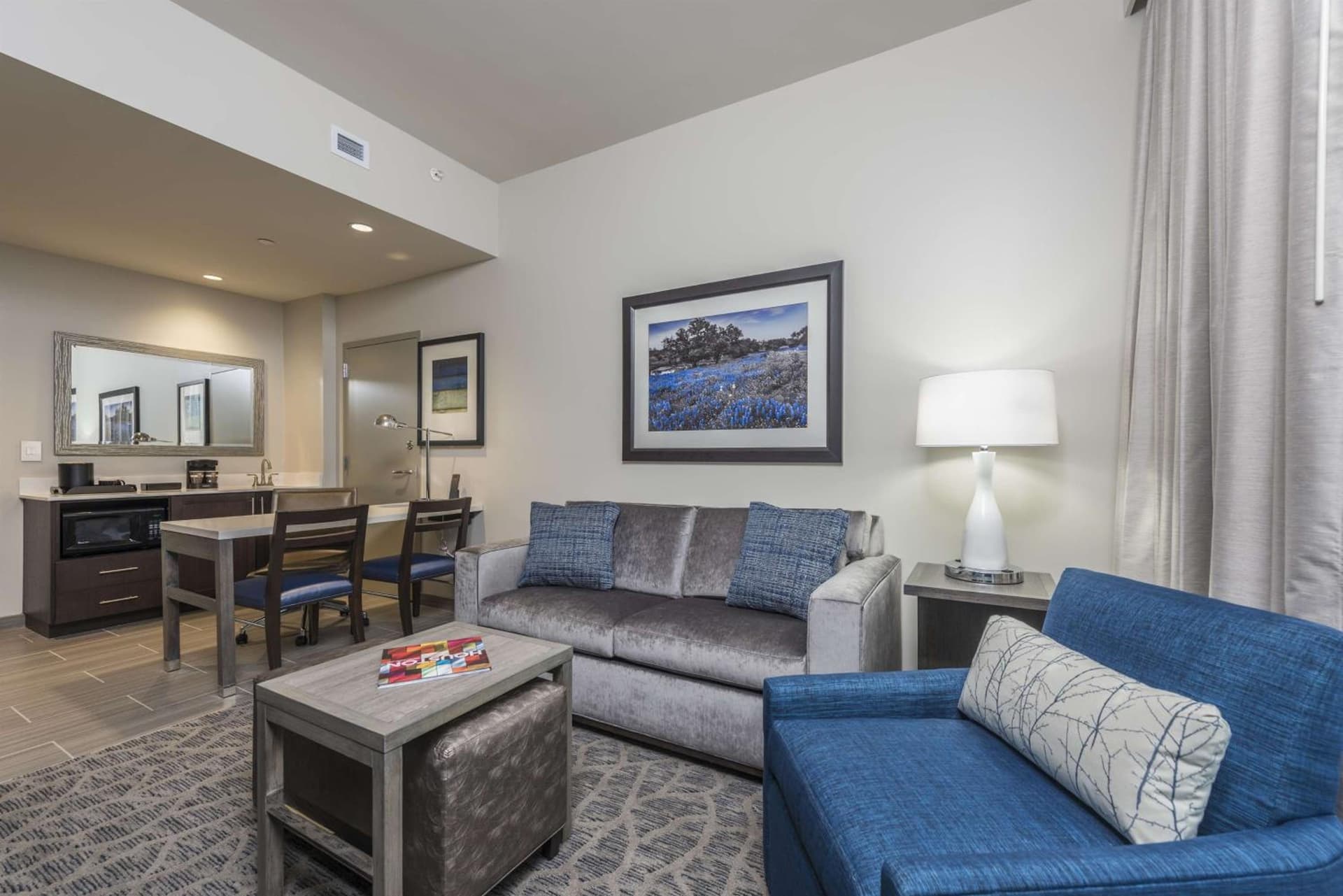 Embassy Suites by Hilton The Woodlands gallery photo in The Woodlands, TX — image 16