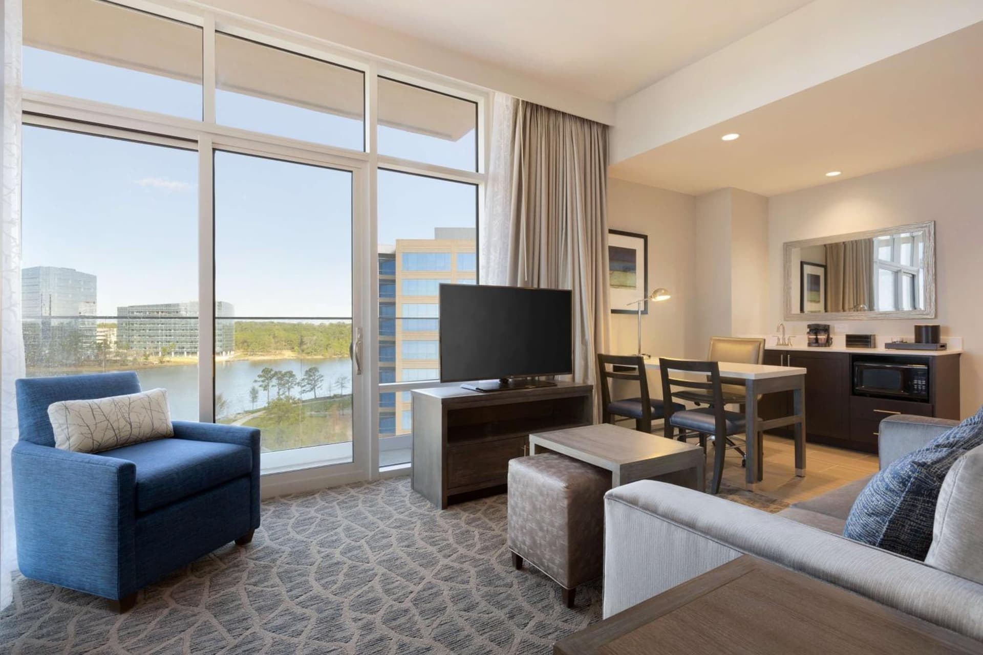 Embassy Suites by Hilton The Woodlands gallery photo in The Woodlands, TX — image 18