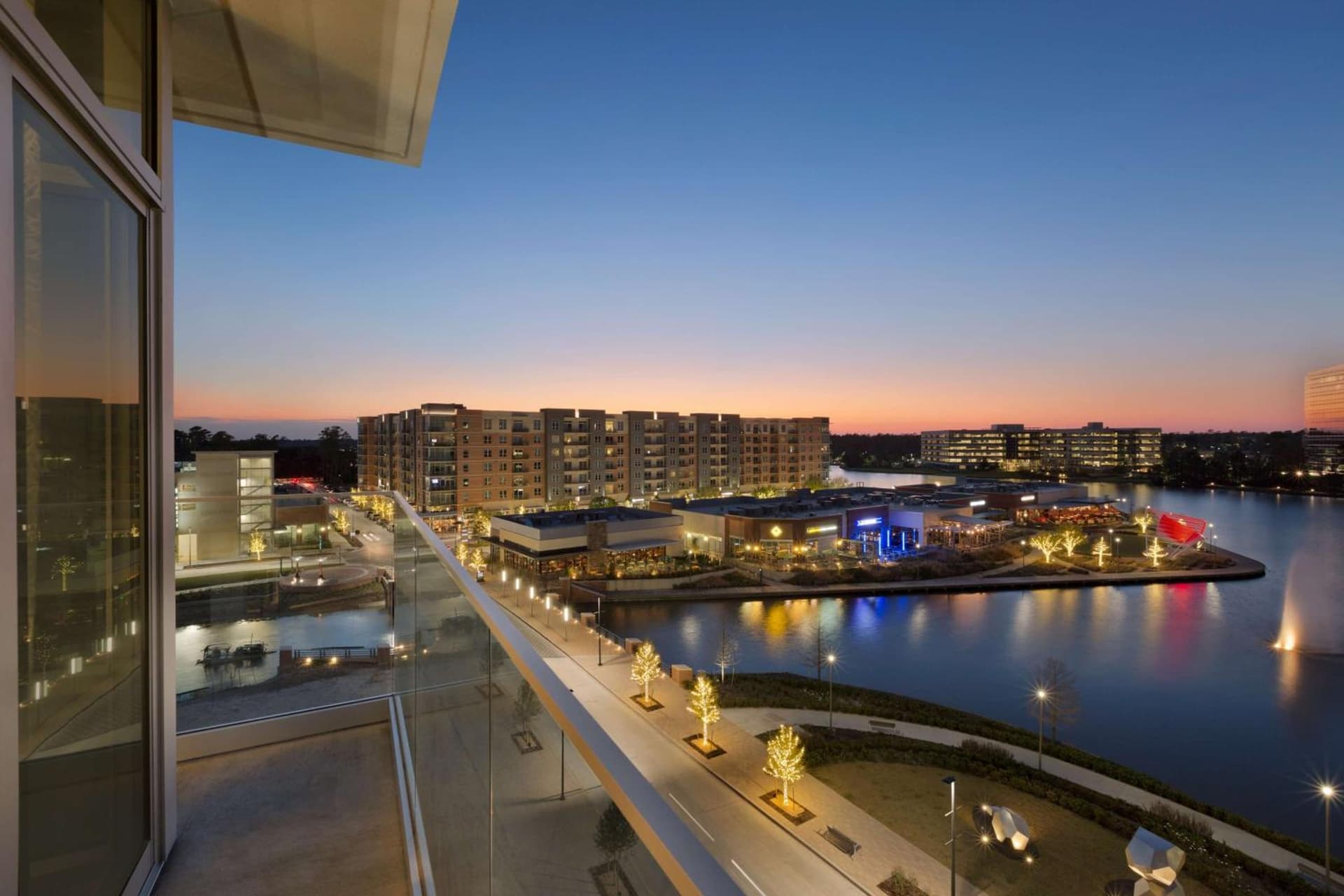 Embassy Suites by Hilton The Woodlands gallery photo in The Woodlands, TX — image 24