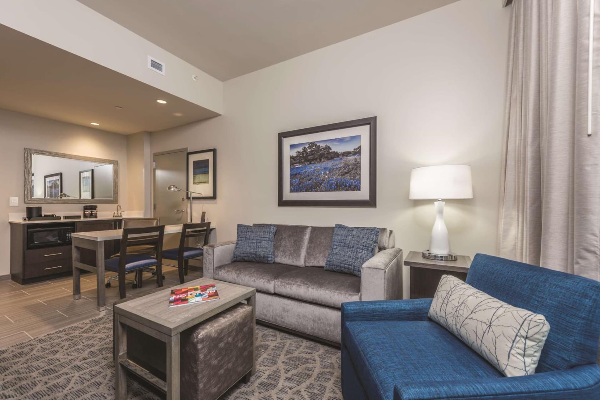 Embassy Suites by Hilton The Woodlands gallery photo in The Woodlands, TX — image 27