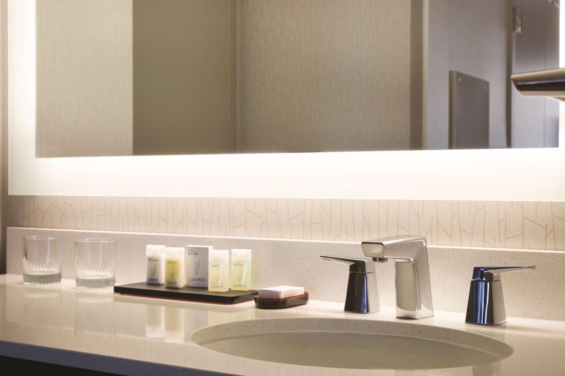 Embassy Suites by Hilton The Woodlands gallery photo in The Woodlands, TX — image 32