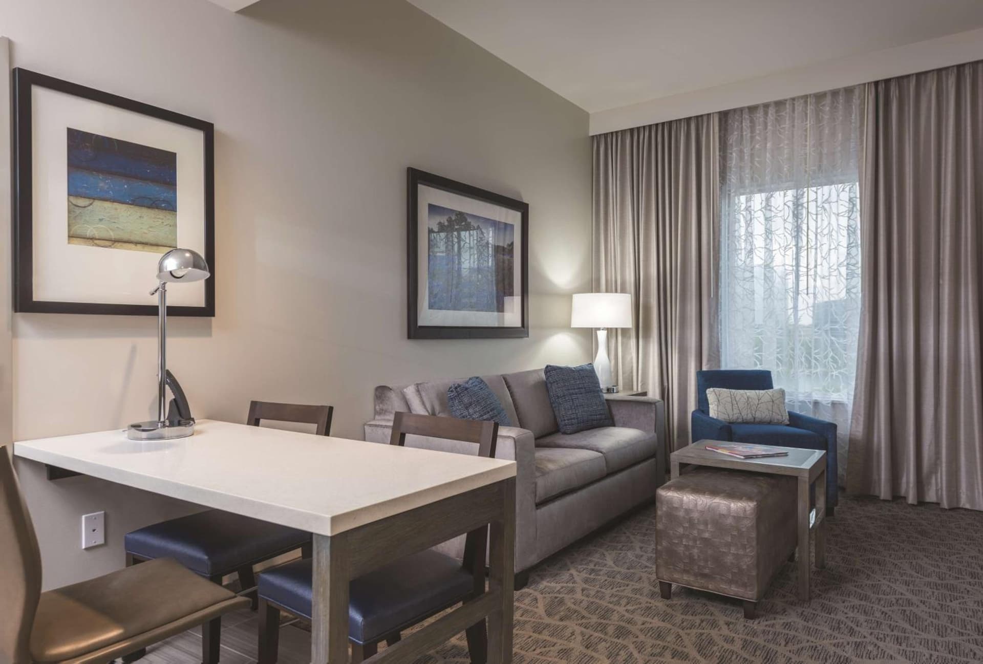 Embassy Suites by Hilton The Woodlands gallery photo in The Woodlands, TX — image 35