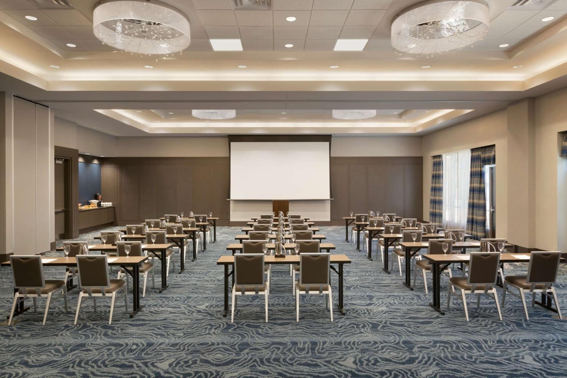 Embassy Suites by Hilton The Woodlands gallery photo in The Woodlands, TX — image 19