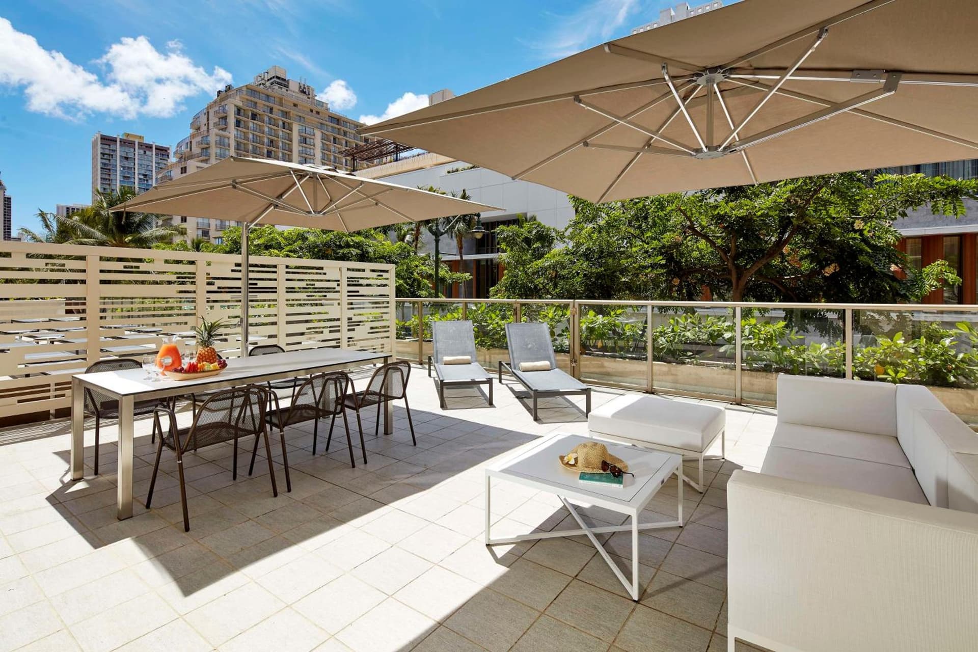 Hilton Garden Inn Waikiki Beach property views in Honolulu, HI — gallery photo 3