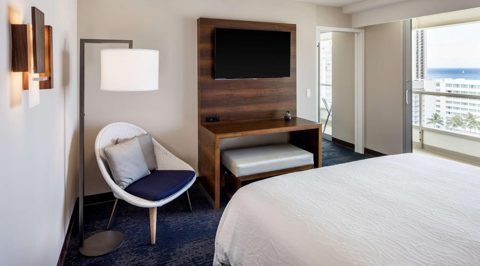 Hilton Garden Inn Waikiki Beach gallery photo in Honolulu, HI — image 62