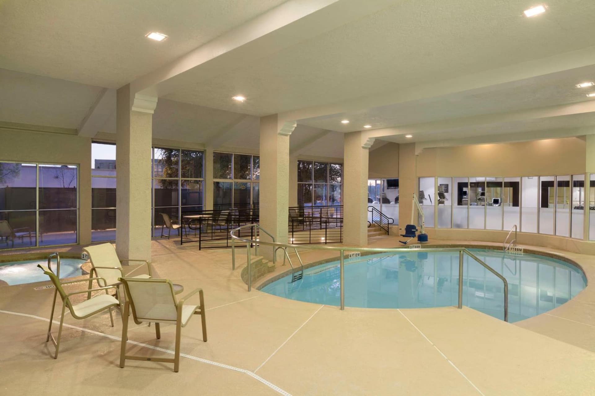 Embassy Suites by Hilton El Paso gallery photo in El Paso, TX — image 8