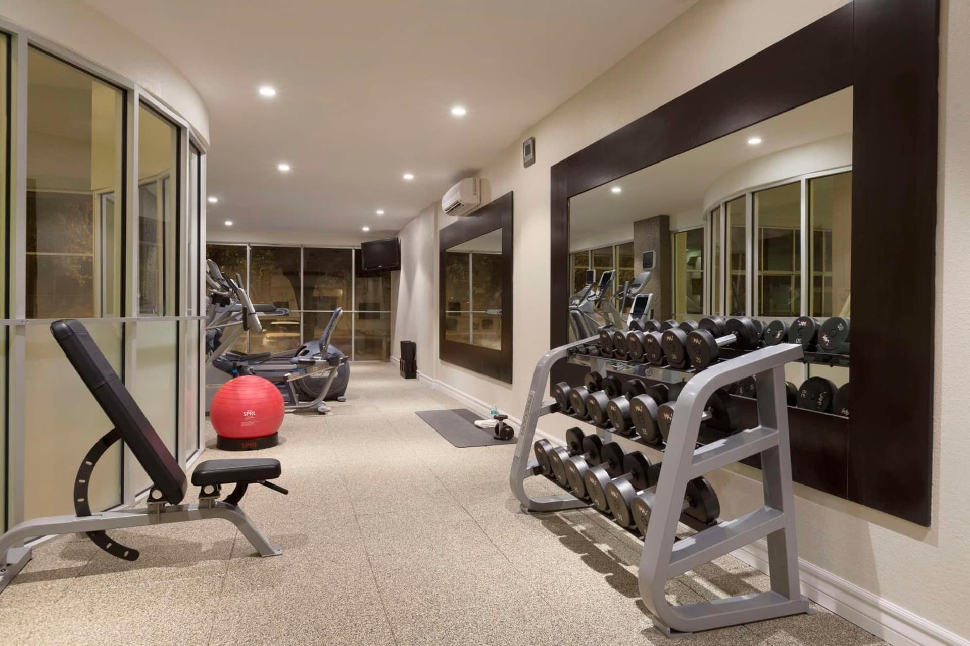 Embassy Suites by Hilton El Paso gallery photo in El Paso, TX — image 22