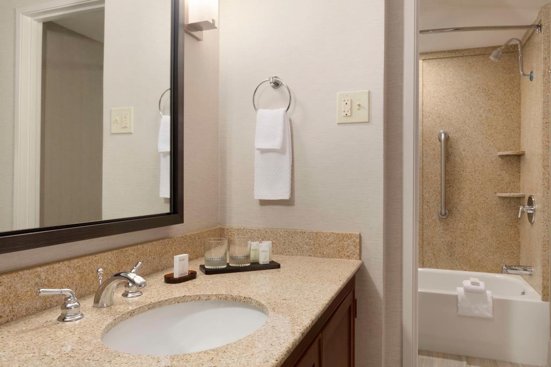 Embassy Suites by Hilton El Paso gallery photo in El Paso, TX — image 18