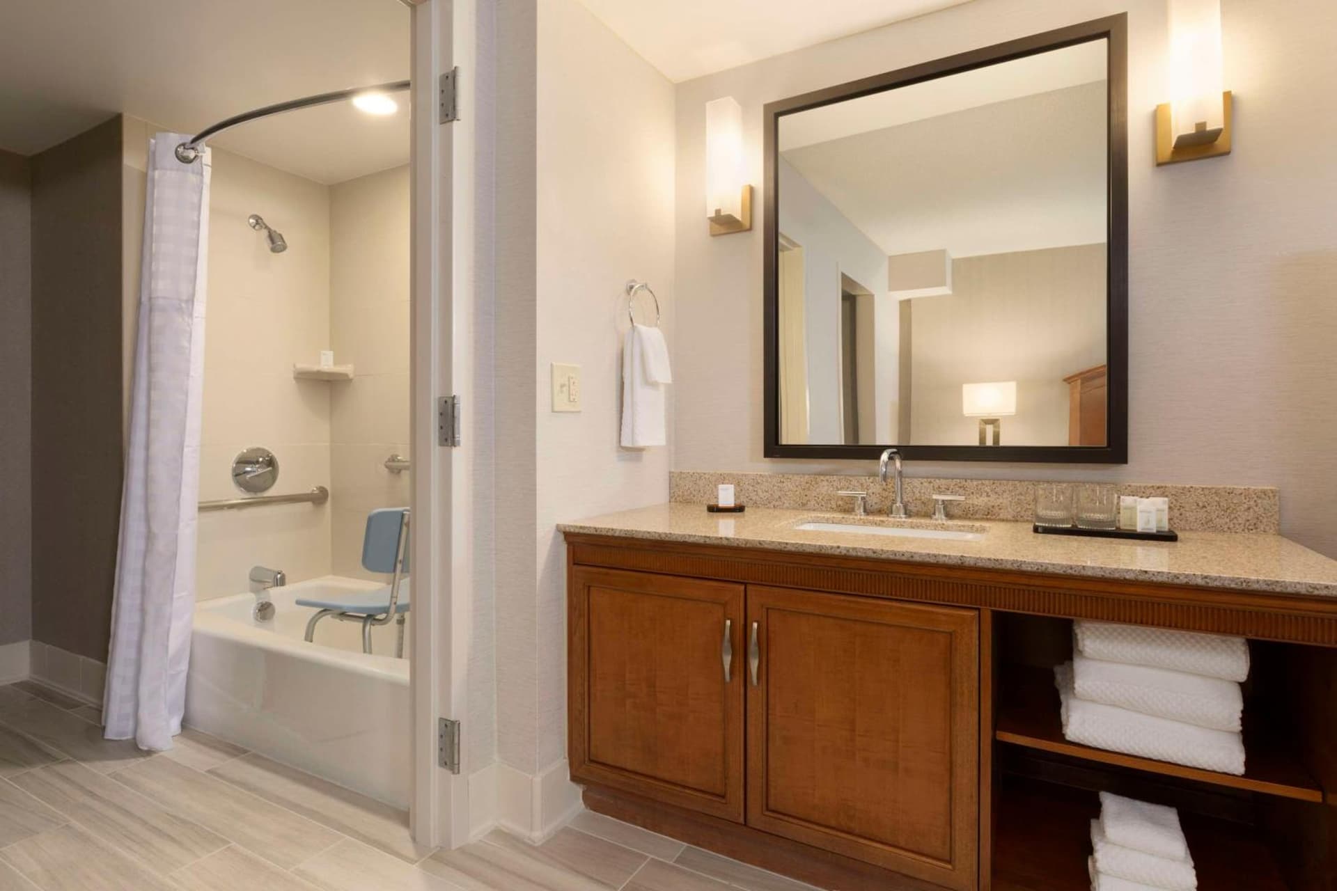 Embassy Suites by Hilton El Paso gallery photo in El Paso, TX — image 13