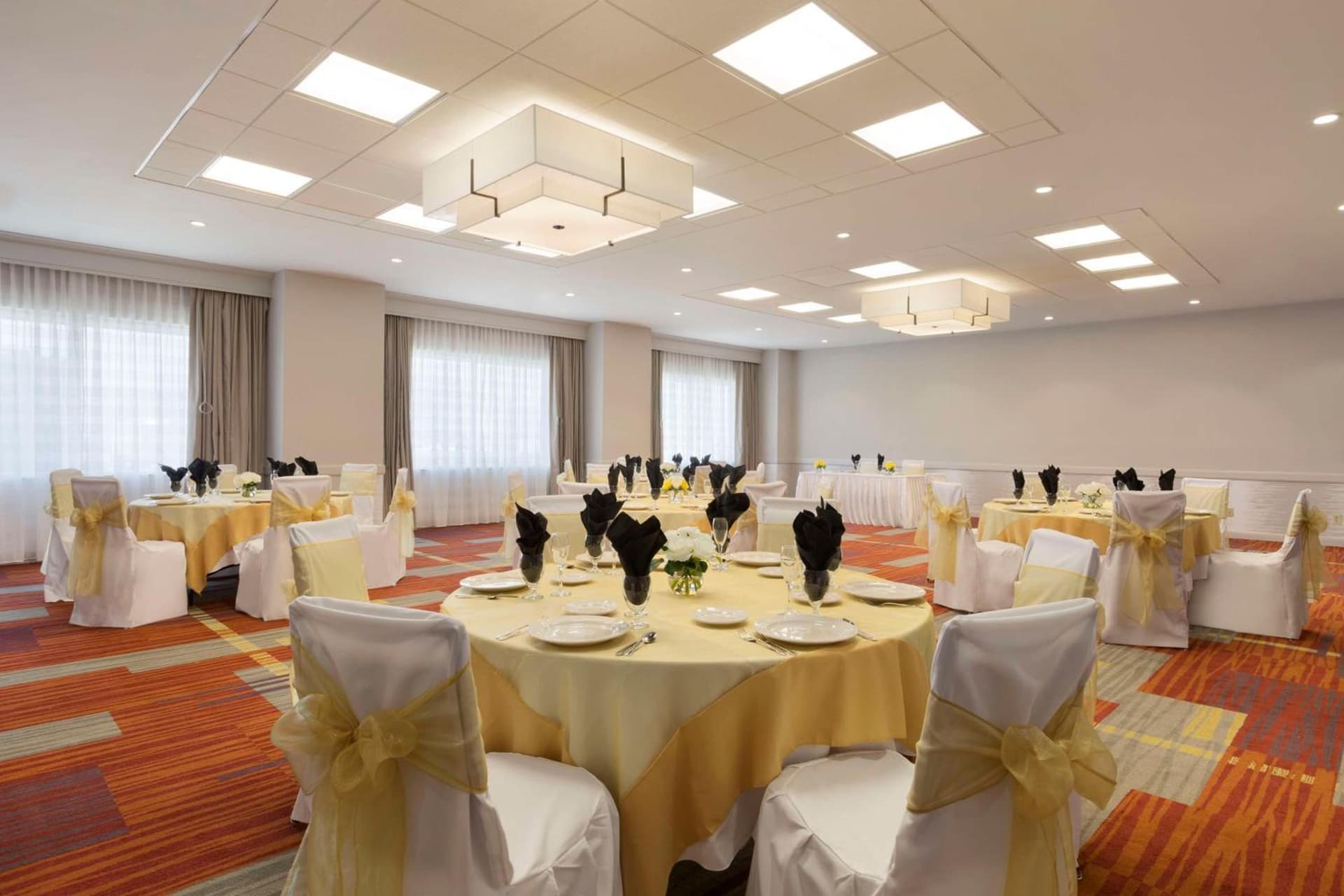 Embassy Suites by Hilton El Paso gallery photo in El Paso, TX — image 10