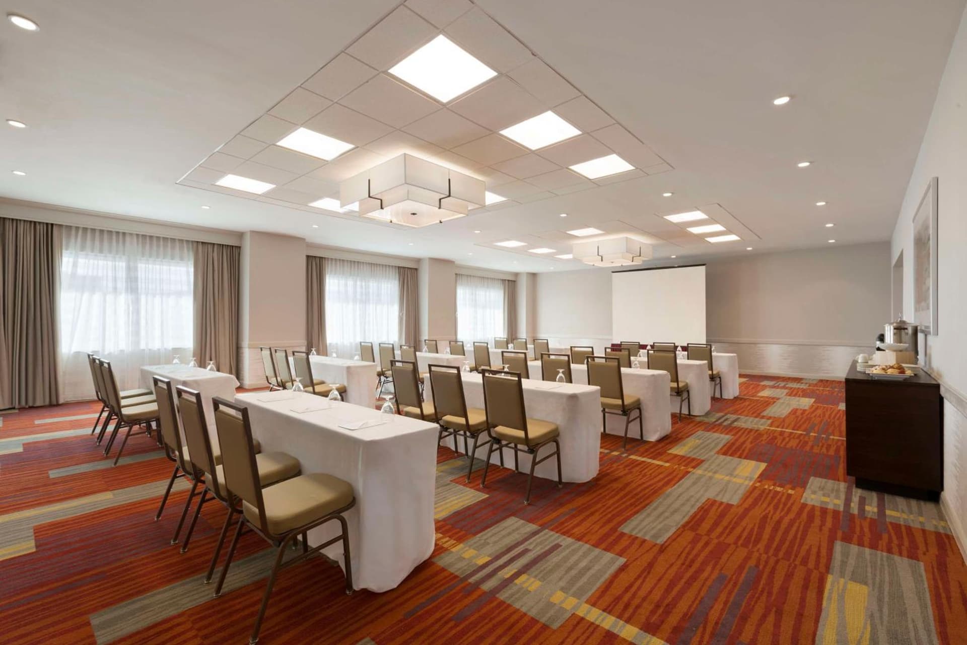 Embassy Suites by Hilton El Paso gallery photo in El Paso, TX — image 6