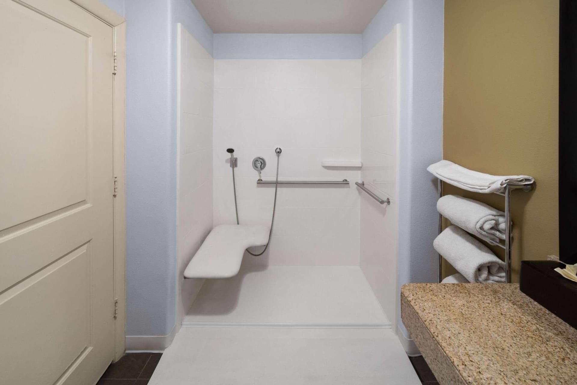 La Quinta by Wyndham Austin - Cedar Park gallery photo in Cedar Park, TX — image 41