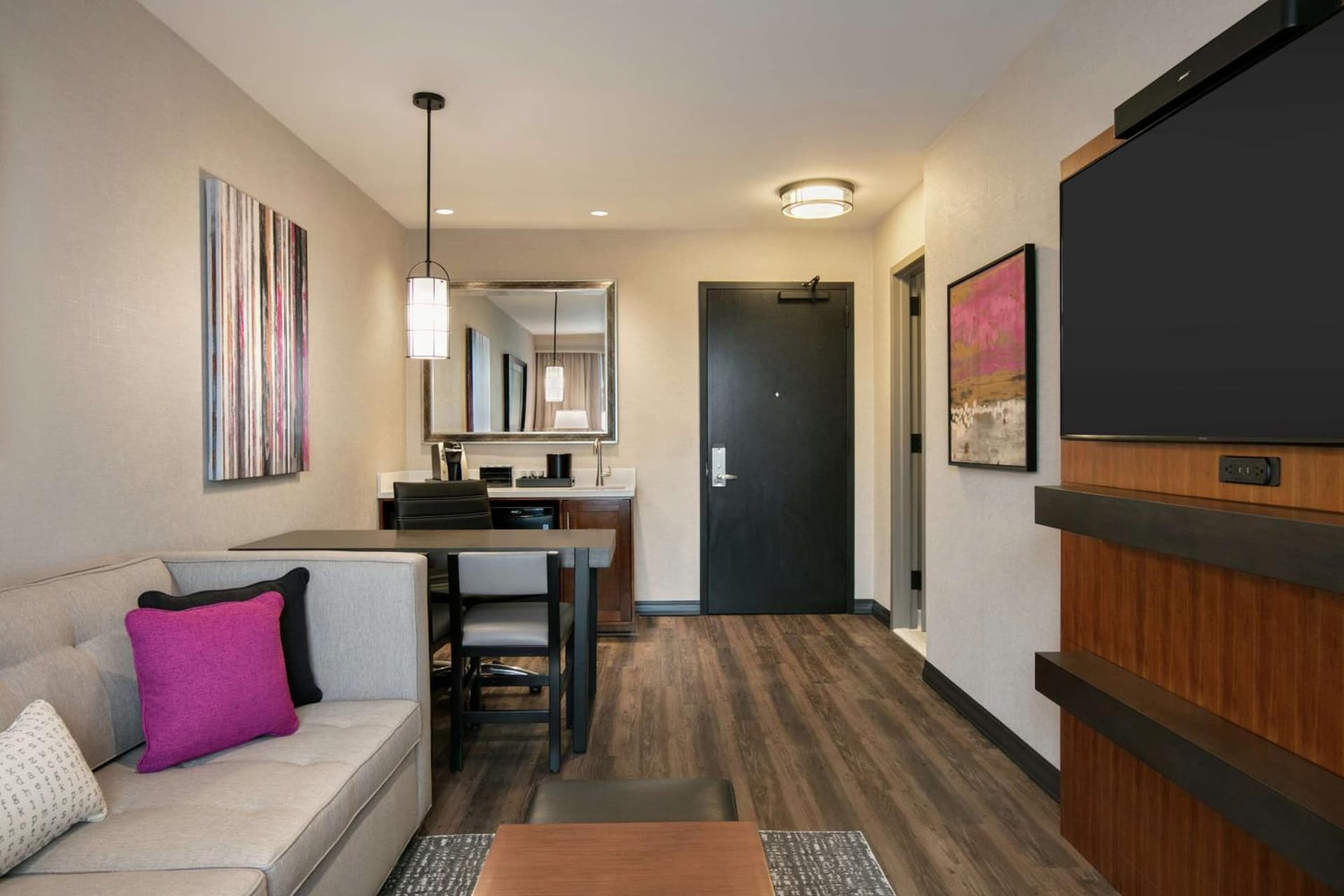 Embassy Suites By Hilton Berkeley Heights gallery photo in Berkeley Heights — image 62