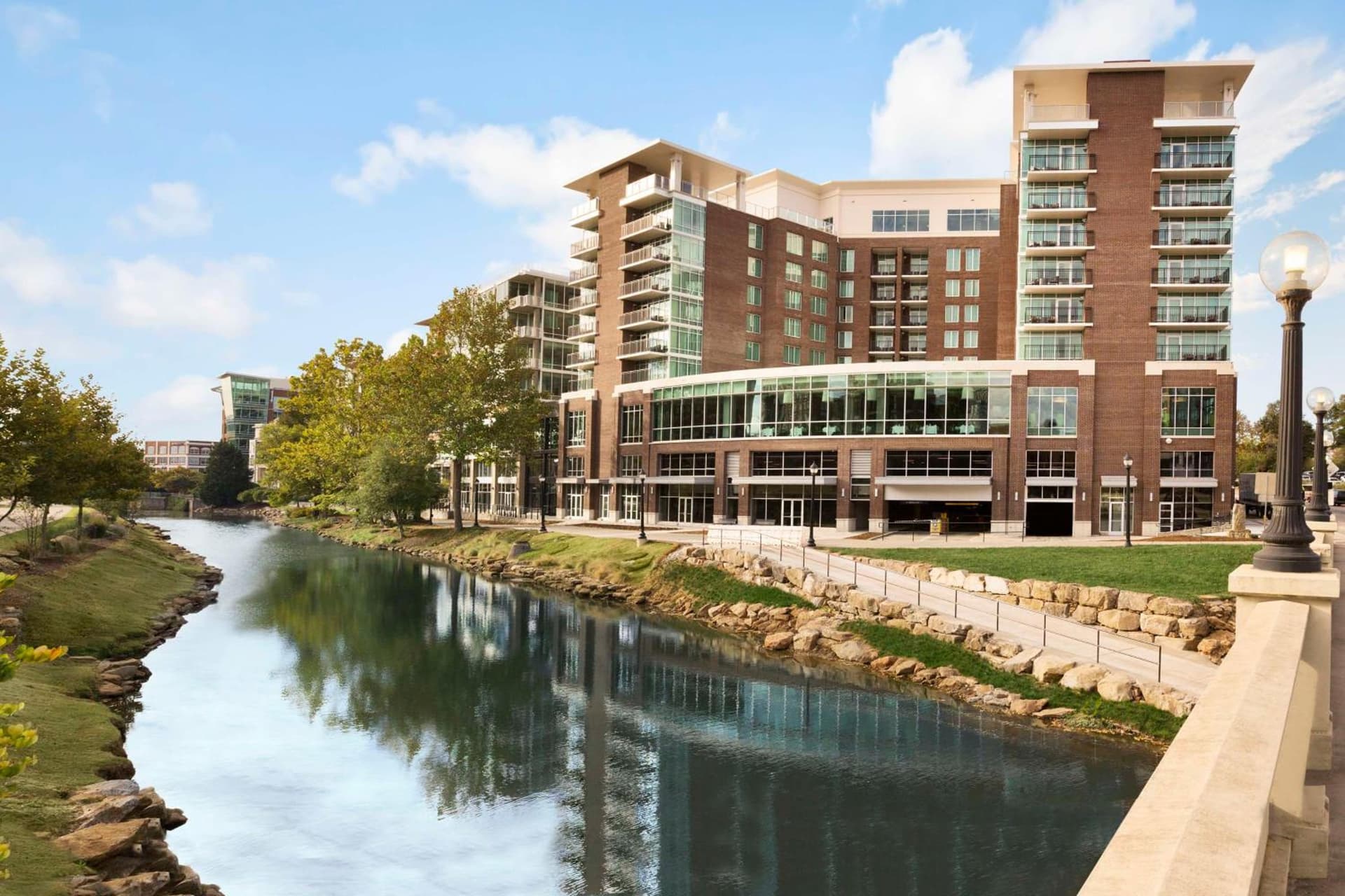 Embassy Suites by Hilton Greenville Downtown Riverplace — hotel in Greenville, South Carolina