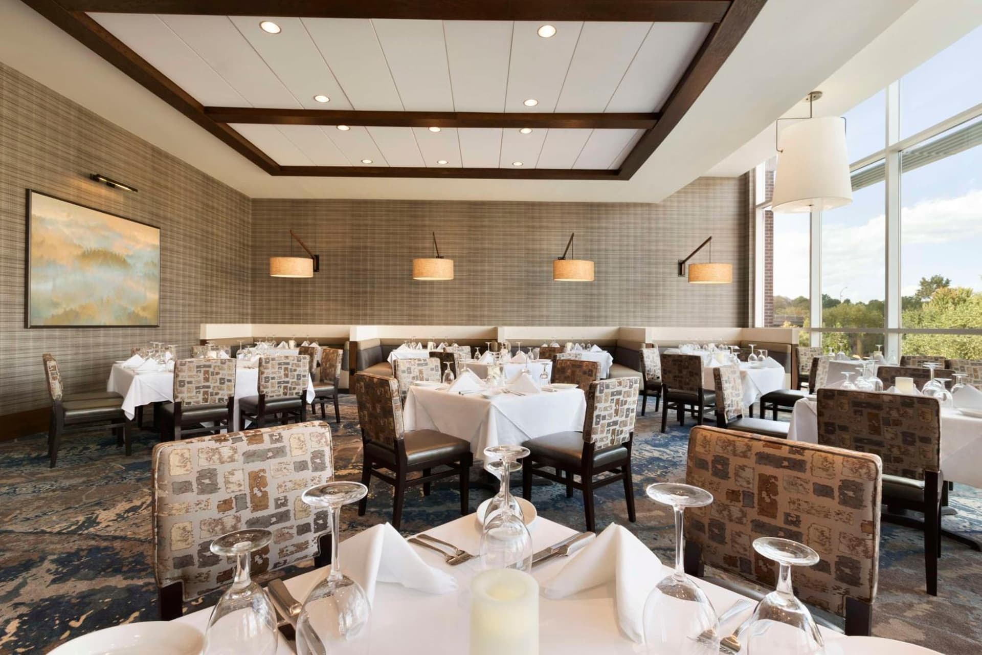 Embassy Suites by Hilton Greenville Downtown Riverplace gallery photo in Greenville, SC — image 6