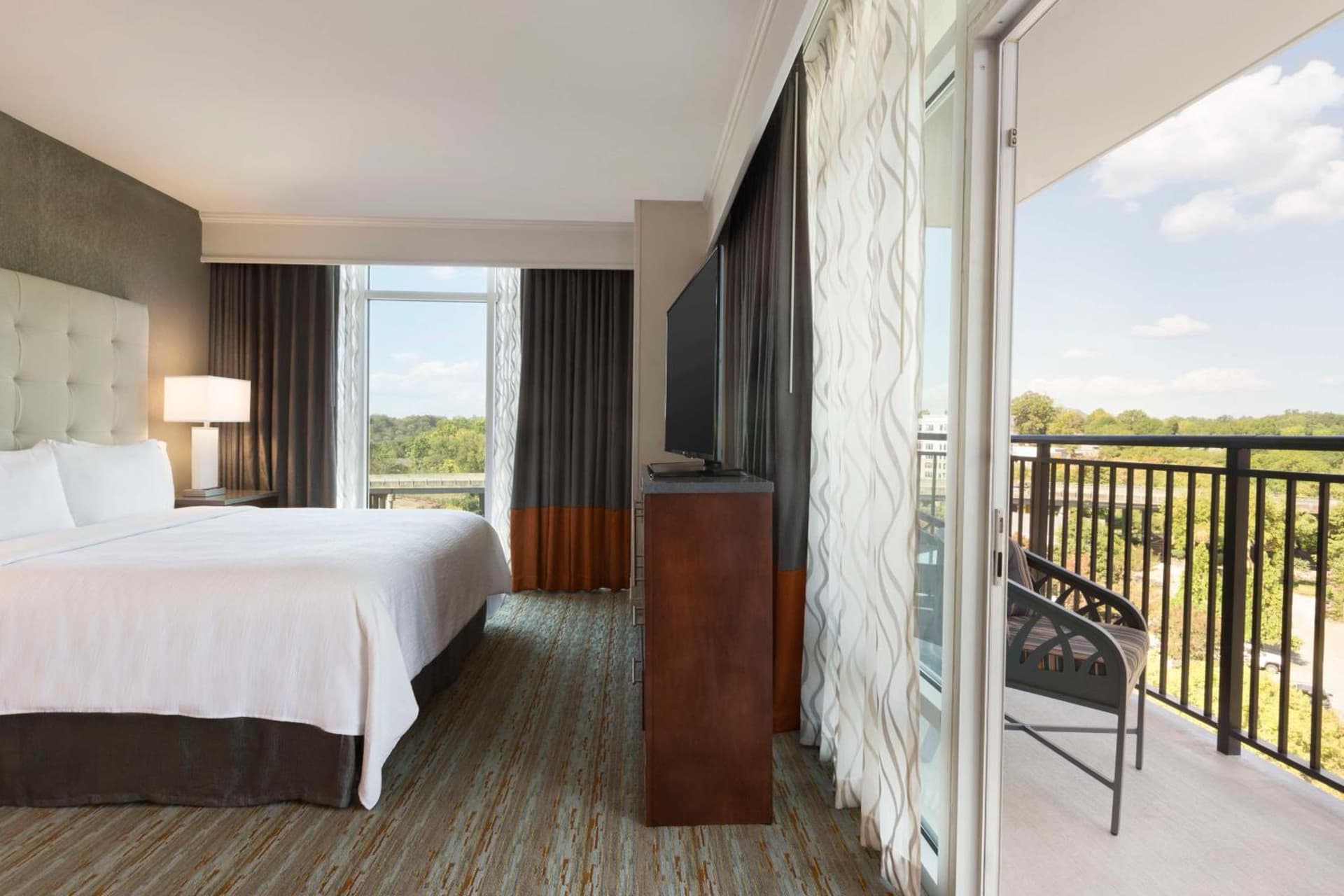 Embassy Suites by Hilton Greenville Downtown Riverplace gallery photo in Greenville, SC — image 19