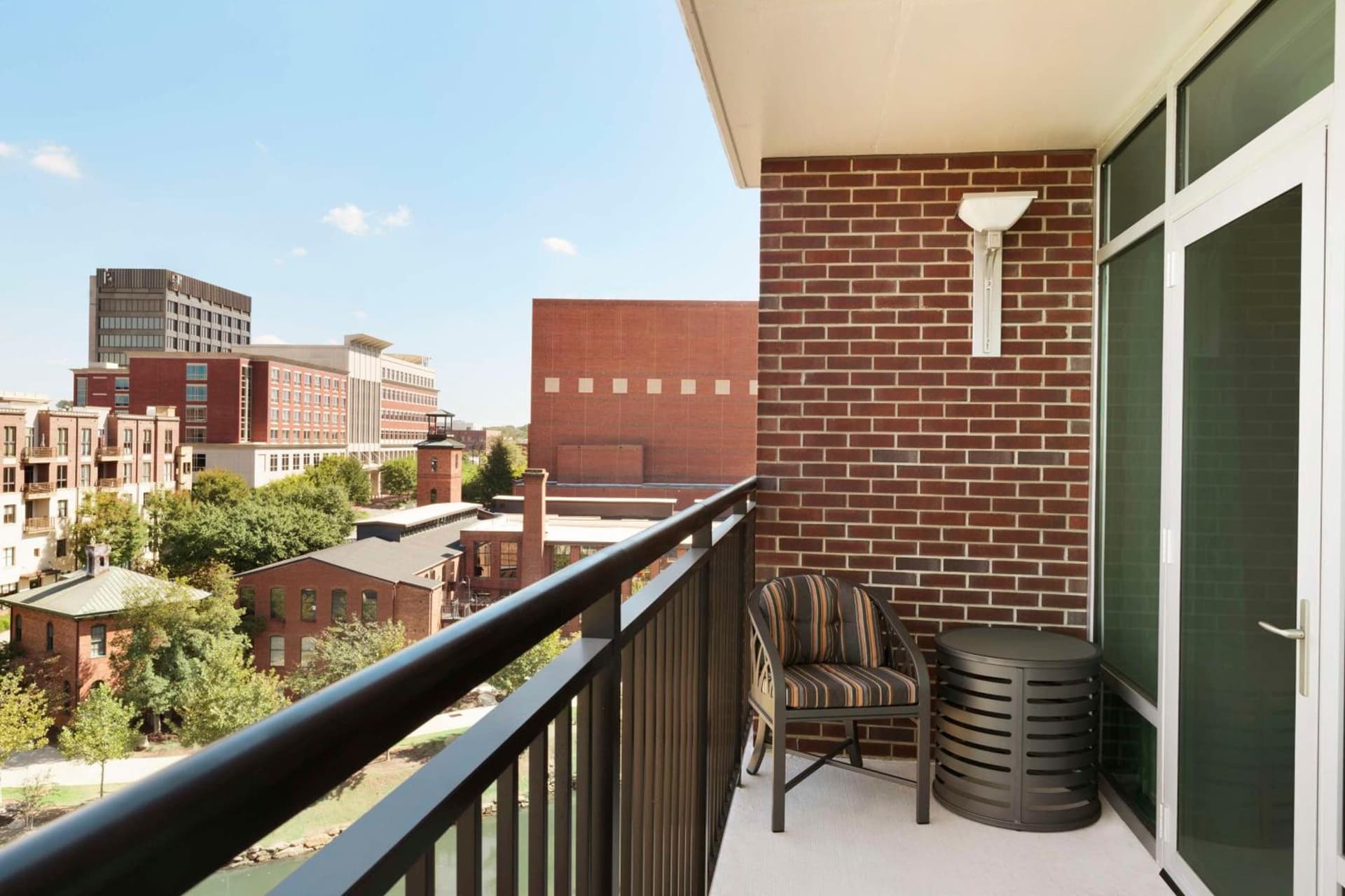 Embassy Suites by Hilton Greenville Downtown Riverplace gallery photo in Greenville, SC — image 23