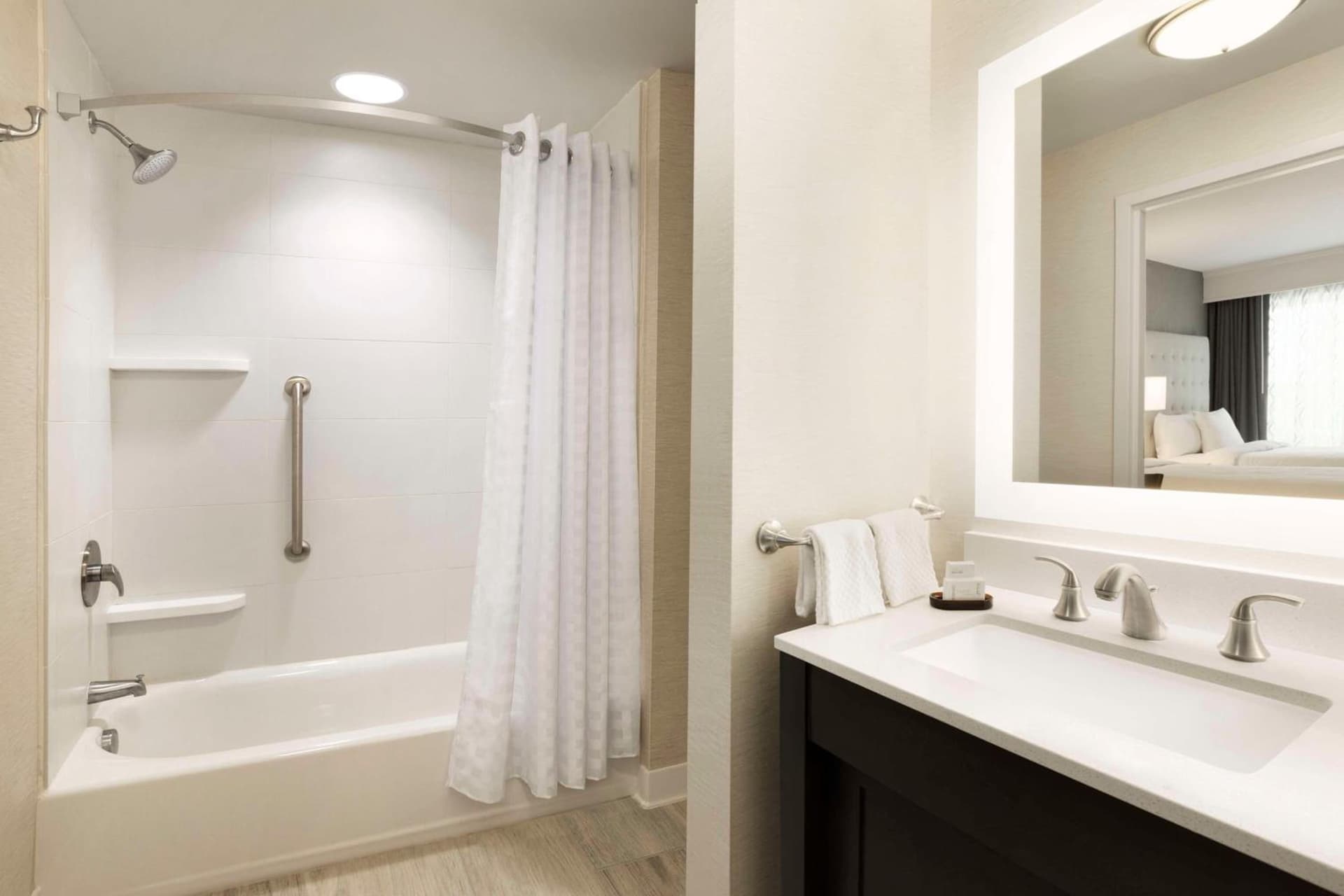 Embassy Suites by Hilton Greenville Downtown Riverplace gallery photo in Greenville, SC — image 21