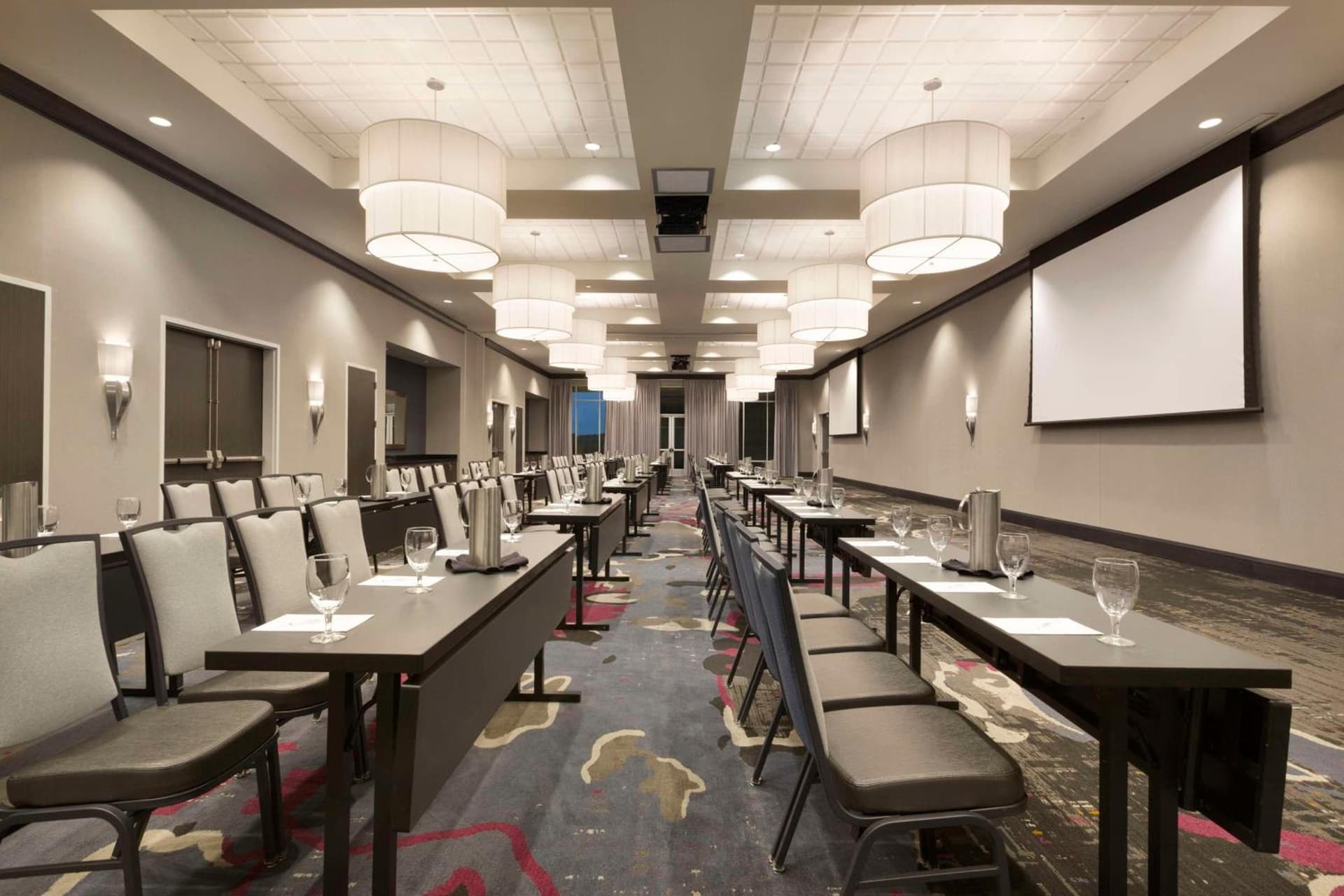 Embassy Suites by Hilton Greenville Downtown Riverplace gallery photo in Greenville, SC — image 42