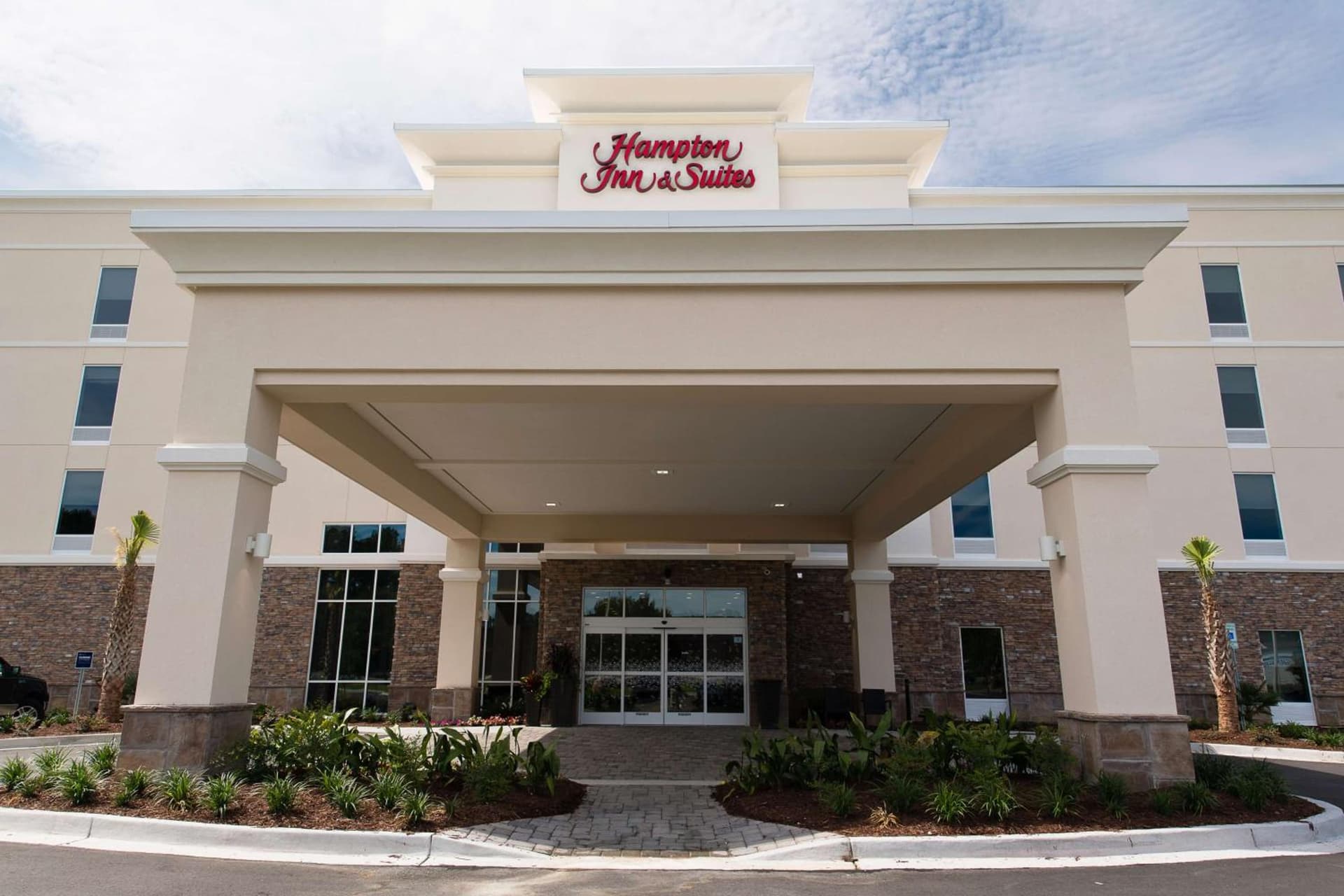 Hampton Inn and Suites Fayetteville, NC interior in Fayetteville, NC — gallery photo 2