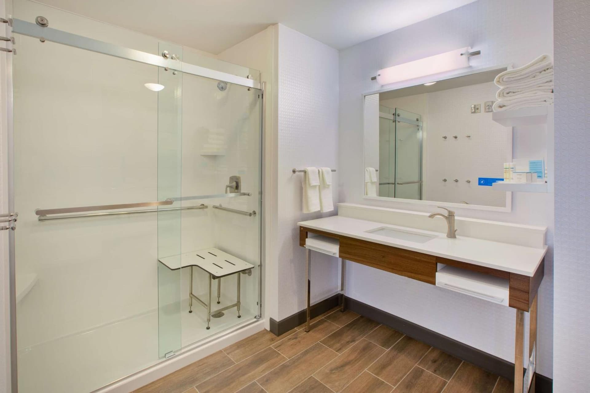 Hampton Inn & Suites By Hilton, Southwest Sioux Falls property views in Sioux Falls, SD — gallery photo 3