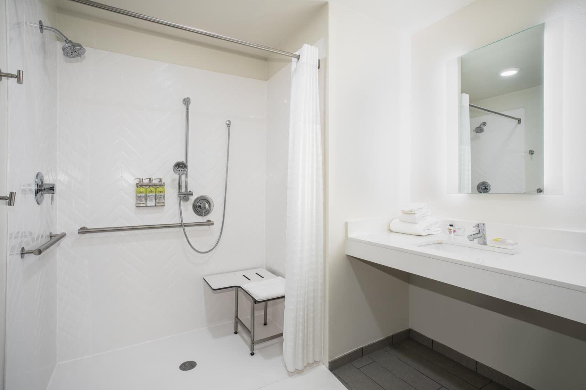 Holiday Inn Glendale - Stadium & Ent Dist by IHG gallery photo in Glendale, AZ — image 4