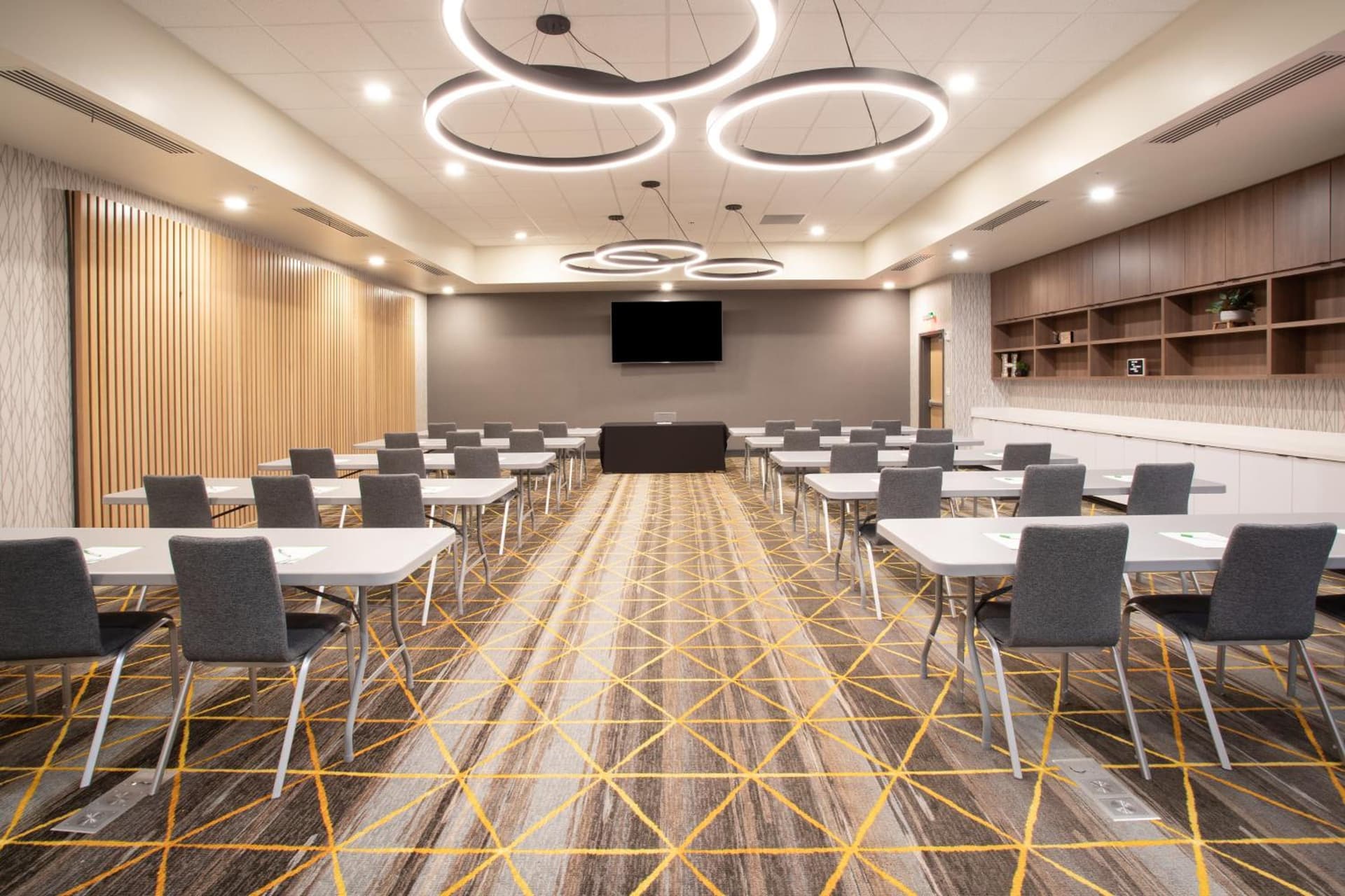 Holiday Inn Glendale - Stadium & Ent Dist by IHG gallery photo in Glendale, AZ — image 16