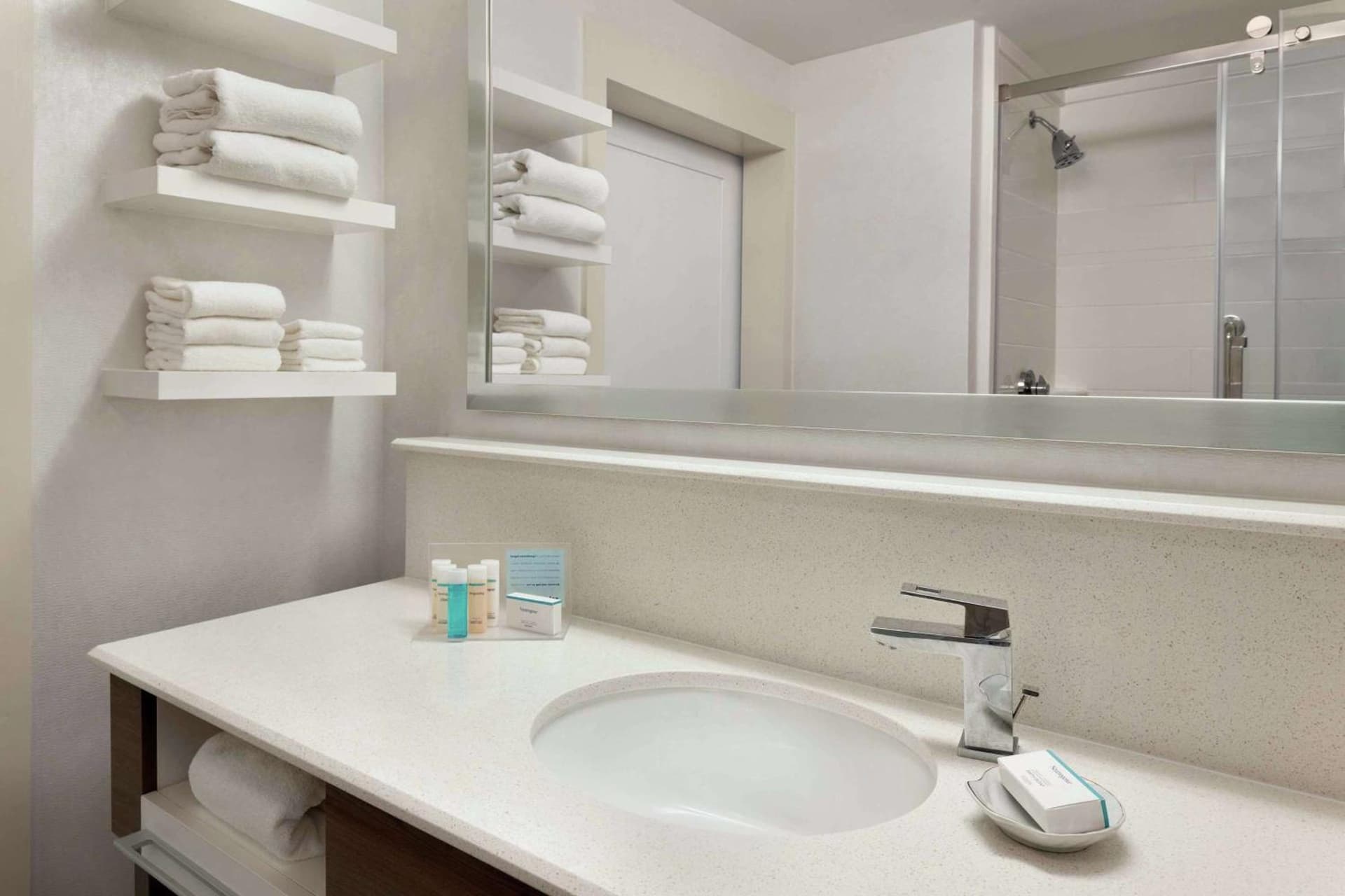 Hampton Inn Denville-Rockaway-Parsippany gallery photo in Denville, NJ — image 25