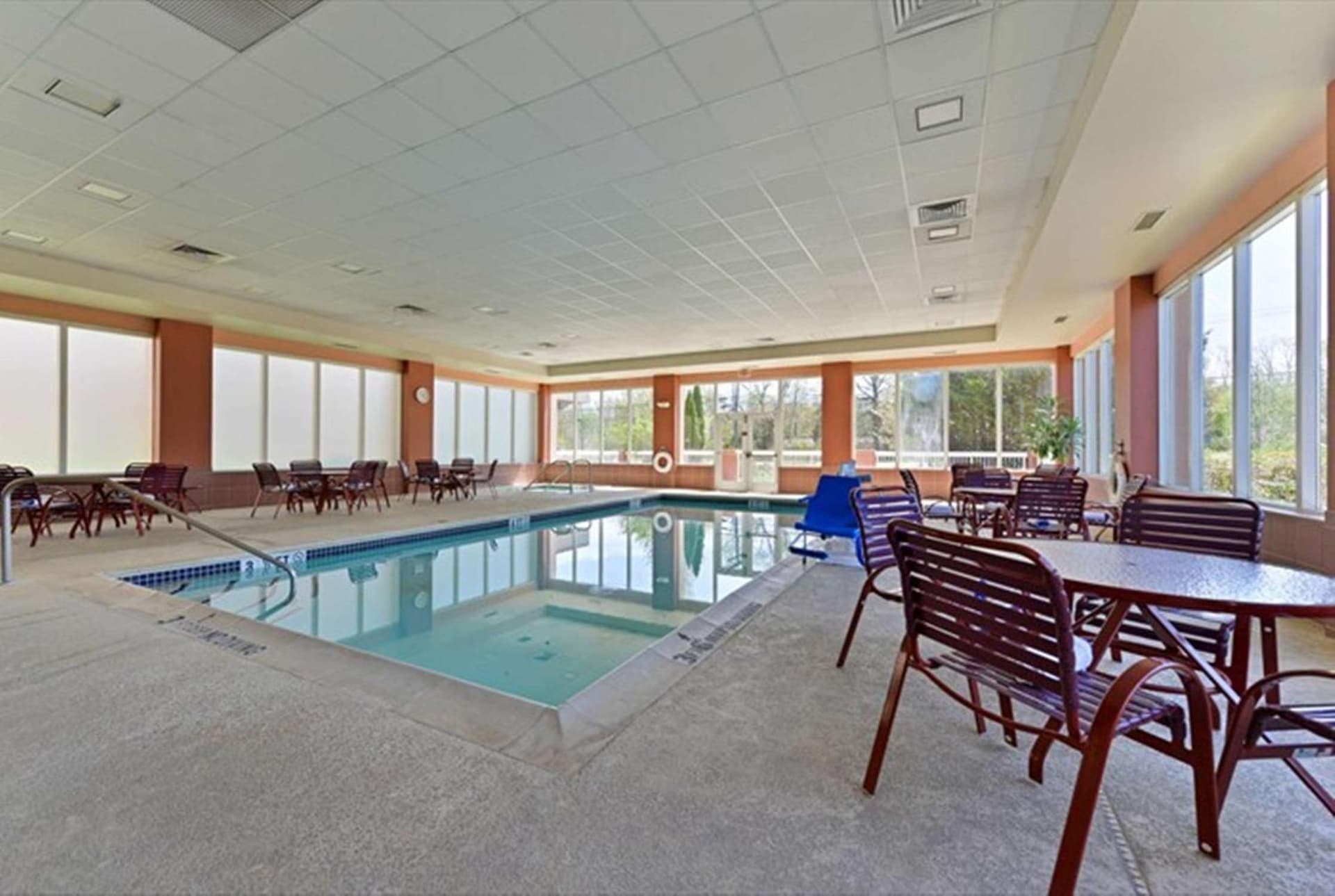 Hampton Inn Denville-Rockaway-Parsippany interior in Denville, NJ — gallery photo 2