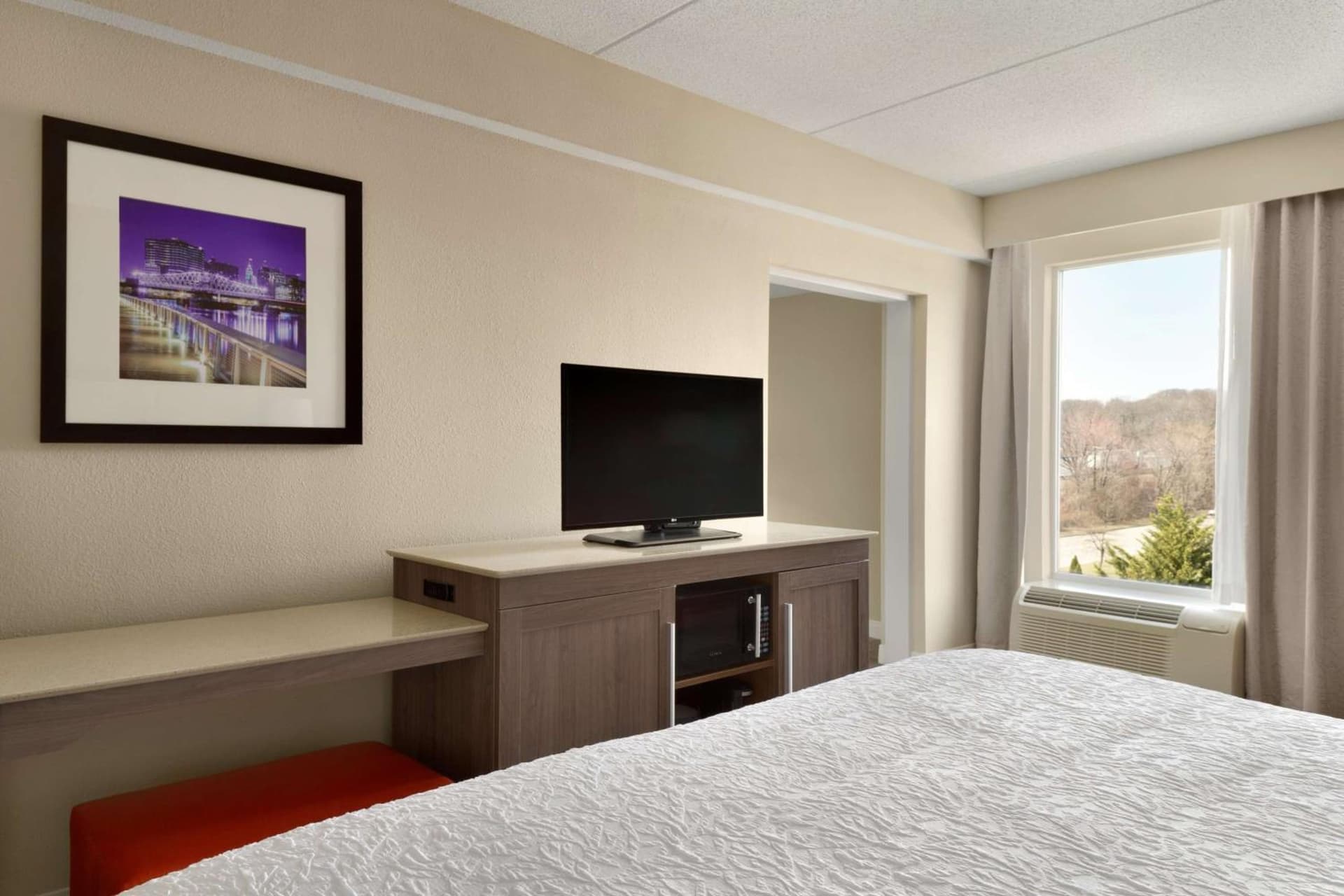 Hampton Inn Denville-Rockaway-Parsippany interior in Denville, NJ — gallery photo 2