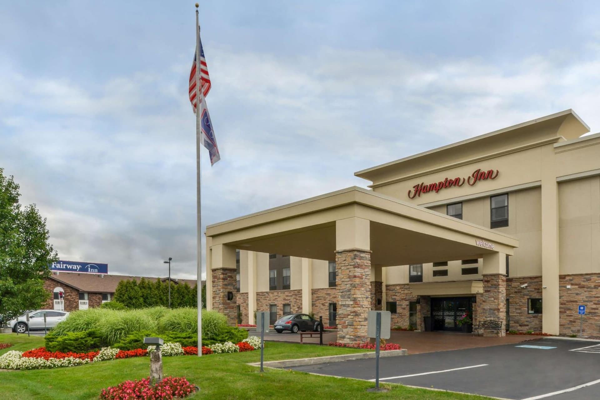 Hampton Inn Elkhart interior in Elkhart, IN — gallery photo 2