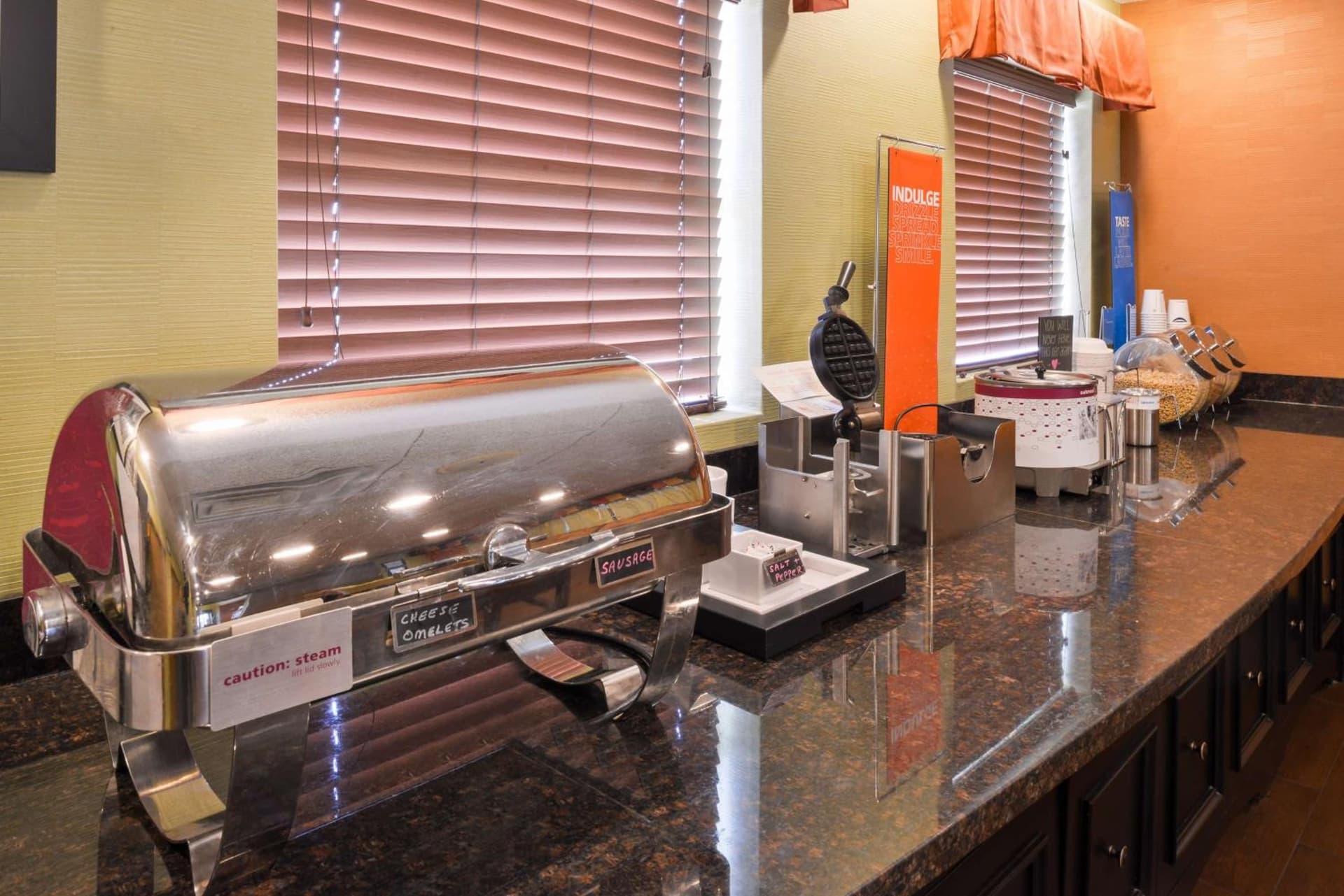 Hampton Inn Elkhart property views in Elkhart, IN — gallery photo 3