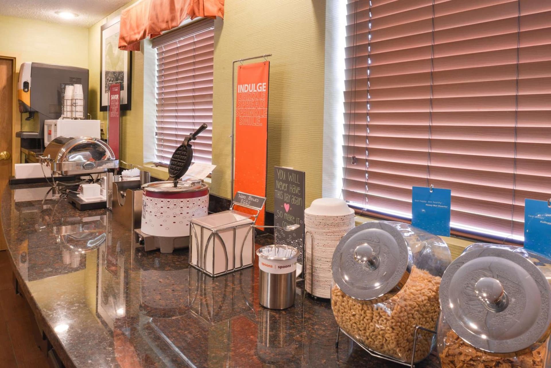 Hampton Inn Elkhart gallery photo in Elkhart, IN — image 18