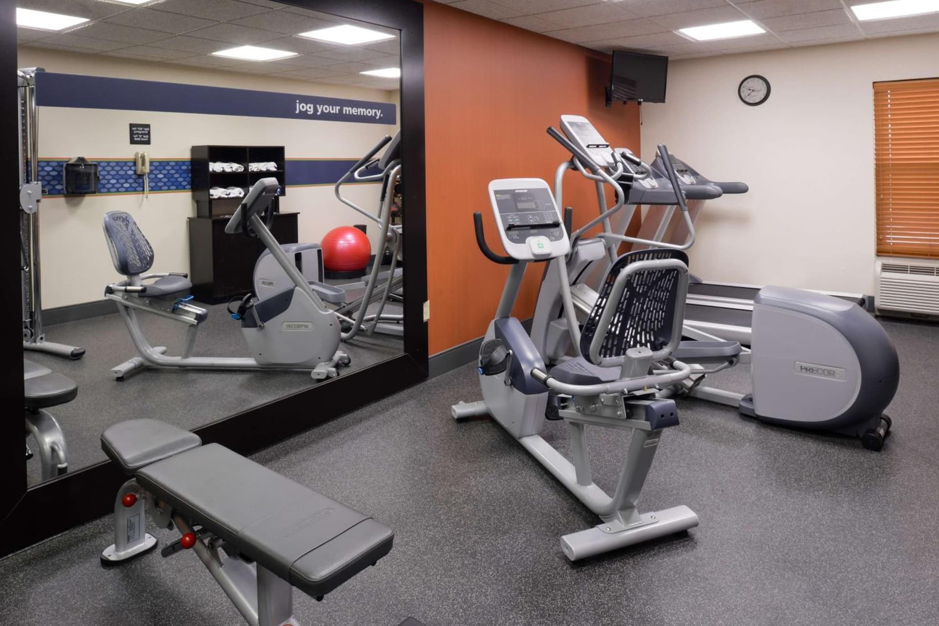 Hampton Inn Elkhart interior in Elkhart, IN — gallery photo 2