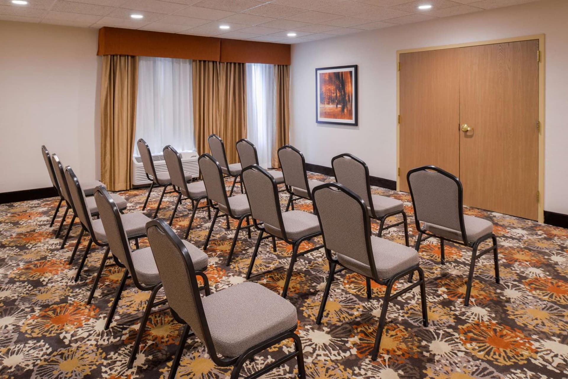 Hampton Inn Elkhart property views in Elkhart, IN — gallery photo 3