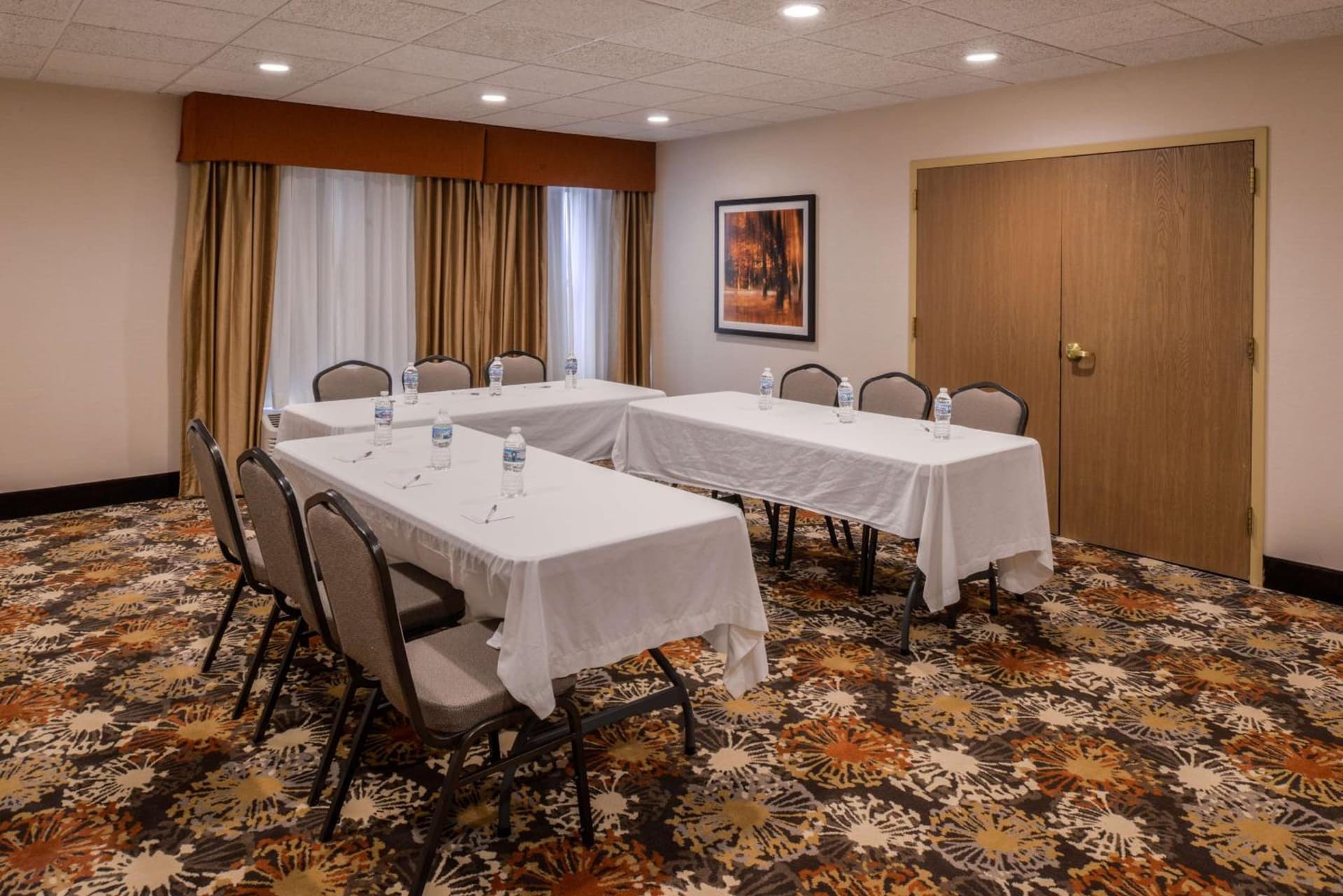 Hampton Inn Elkhart gallery photo in Elkhart, IN — image 16