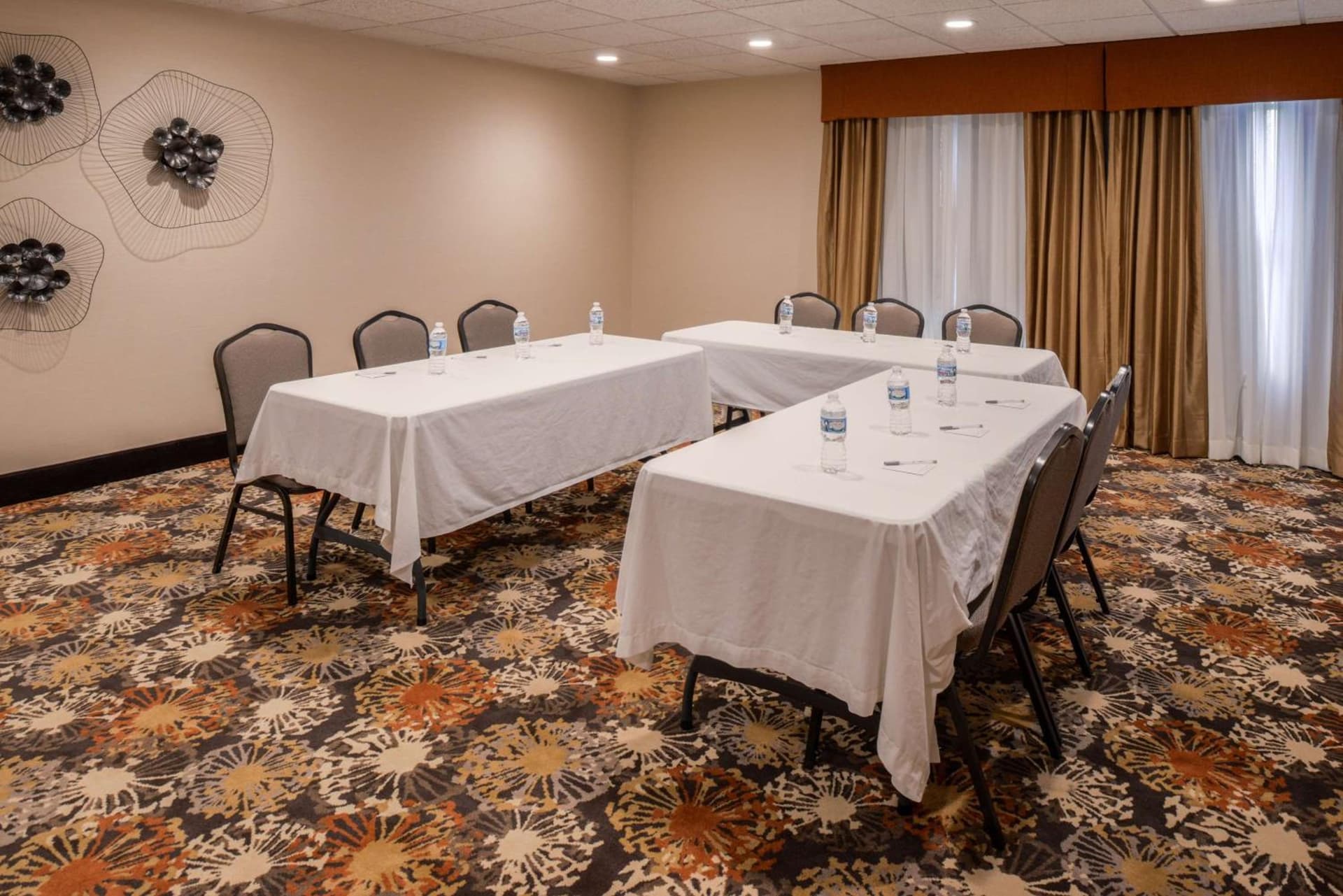 Hampton Inn Elkhart gallery photo in Elkhart, IN — image 14