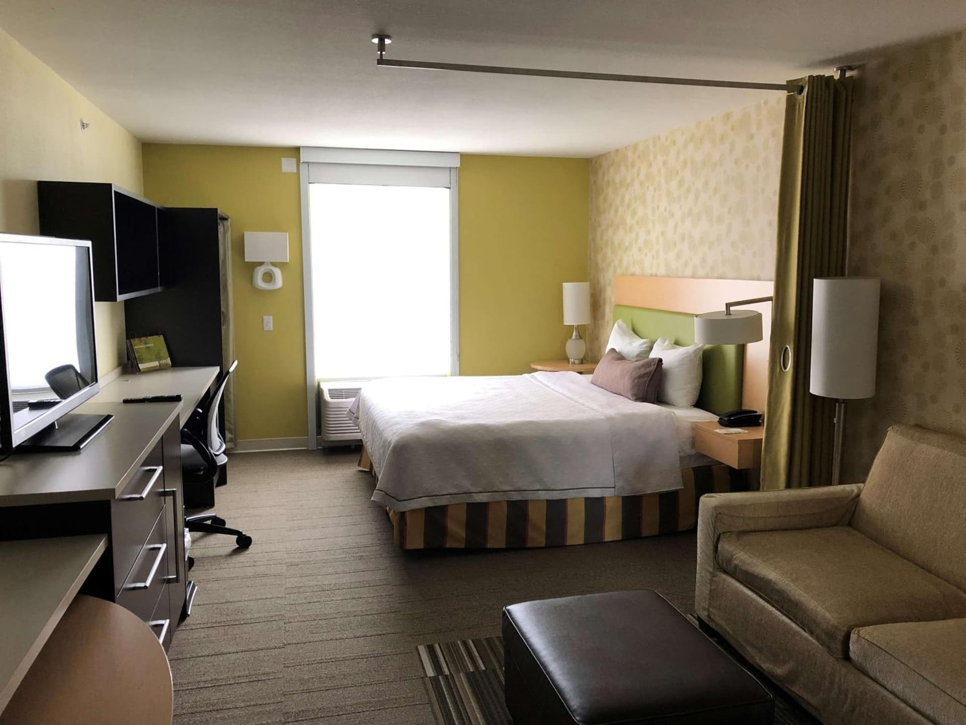 Home2 Suites by Hilton Rahway interior in Rahway, NJ — gallery photo 2