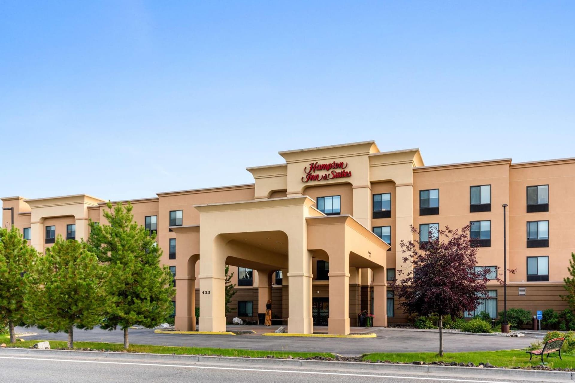 Hampton Inn & Suites Fairbanks interior in Fairbanks, AK — gallery photo 2