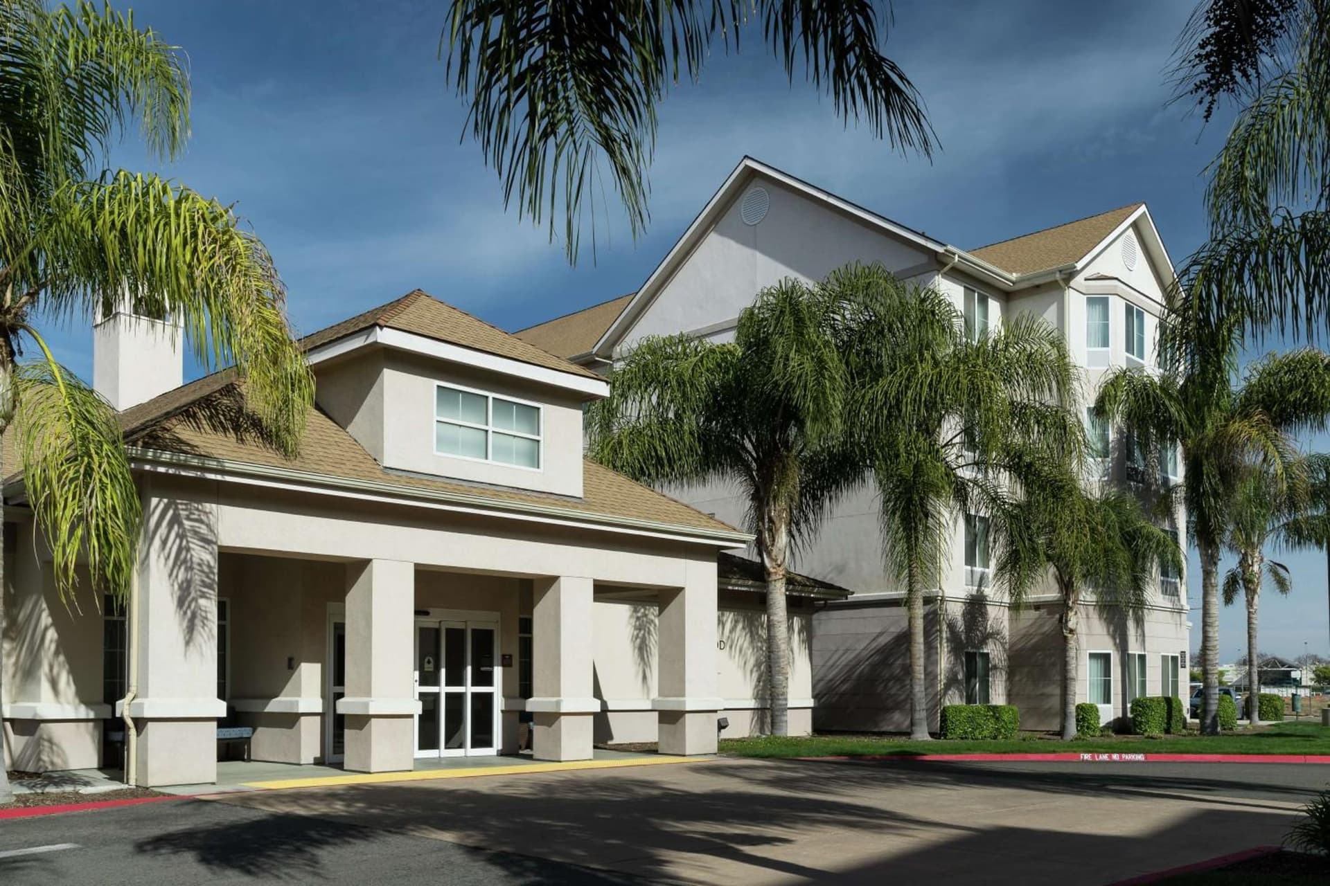 Homewood Suites by Hilton Fresno Airport/Clovis interior in Clovis, CA — gallery photo 2