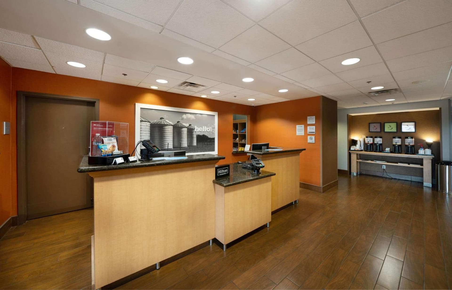 Hampton Inn & Suites Madera interior in Madera, CA — gallery photo 2