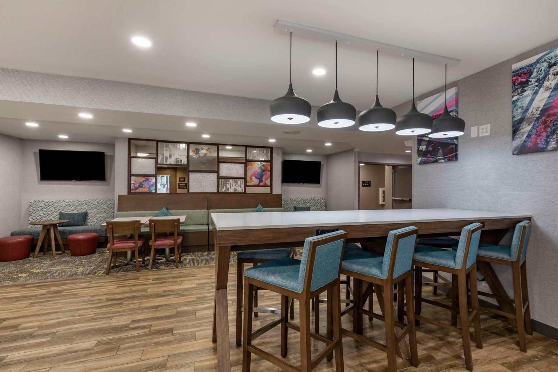 Hampton Inn Fort Collins gallery photo in Fort Collins, CO — image 14