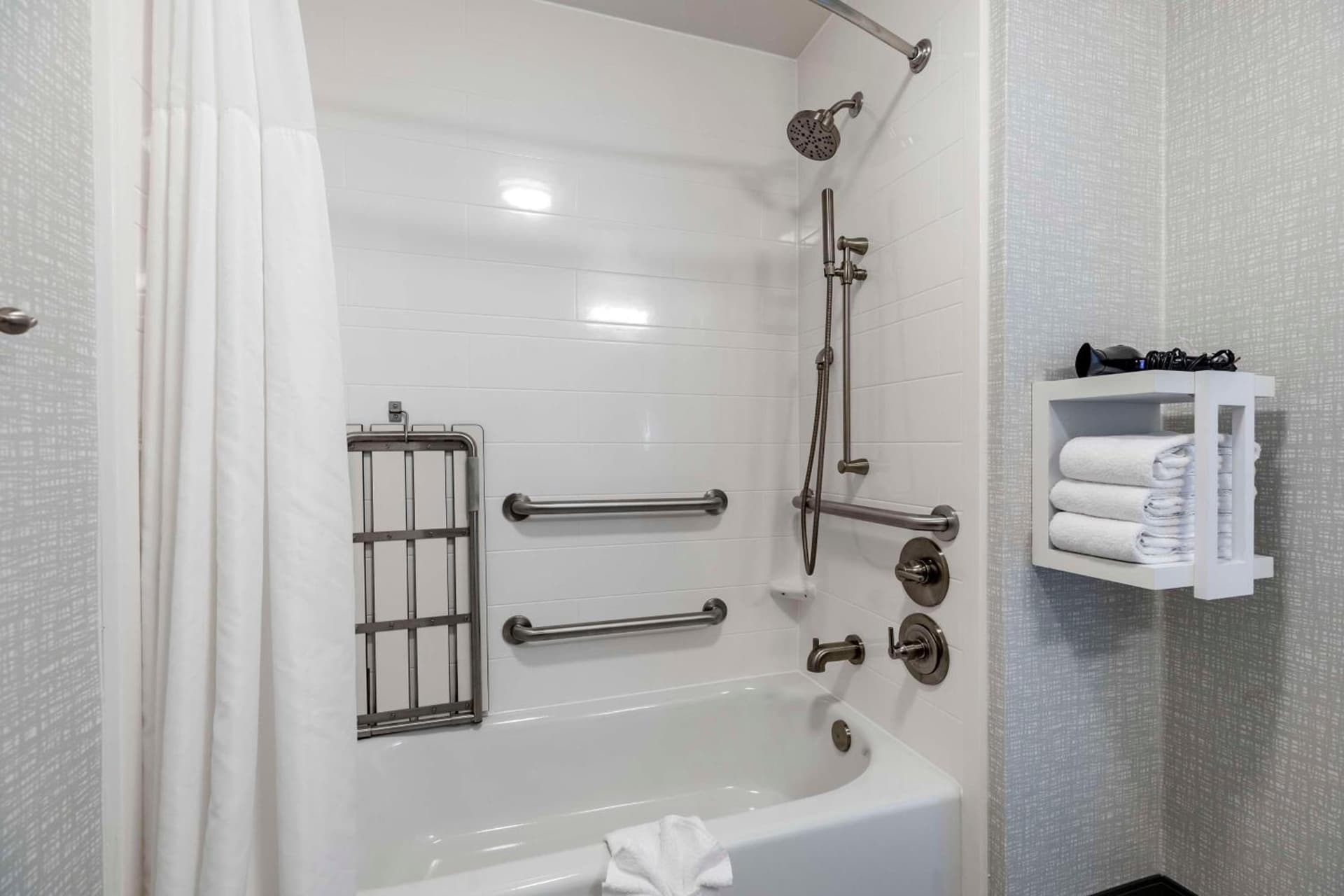 Hampton Inn Fort Collins gallery photo in Fort Collins, CO — image 37